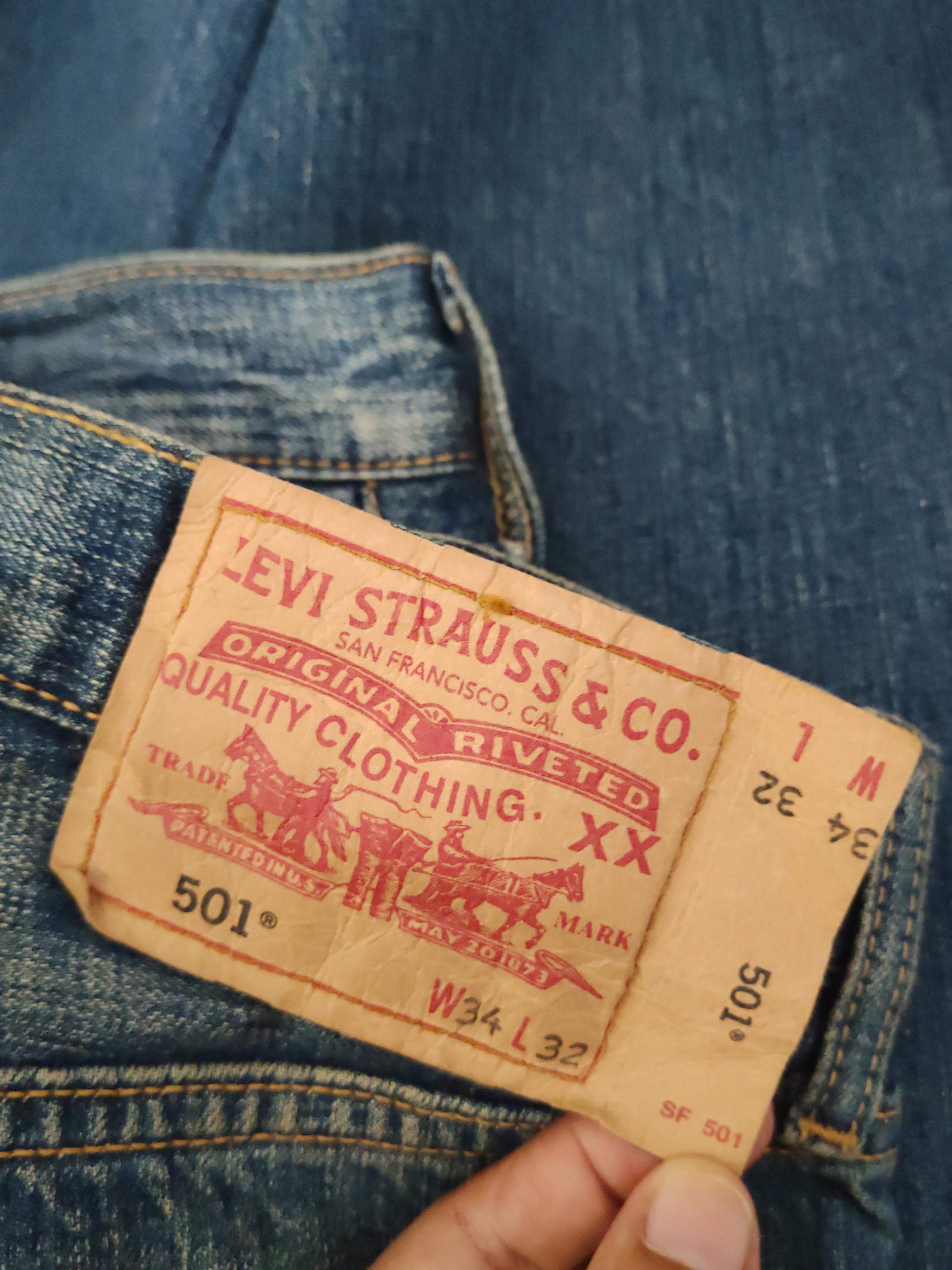 Levi's 501 Levi's Blue Distressed Ripped denim Jeans #S2834 Size US 33 - 17 Thumbnail