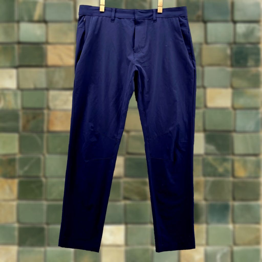 Fabletics Fabletics The Only Pants Men's 34x28 Blue Chino Performance Preppy Golf Travel, Athletic, Breathable, Lightweight, Stretch Size US 34 / EU 50 - 1 Thumbnail