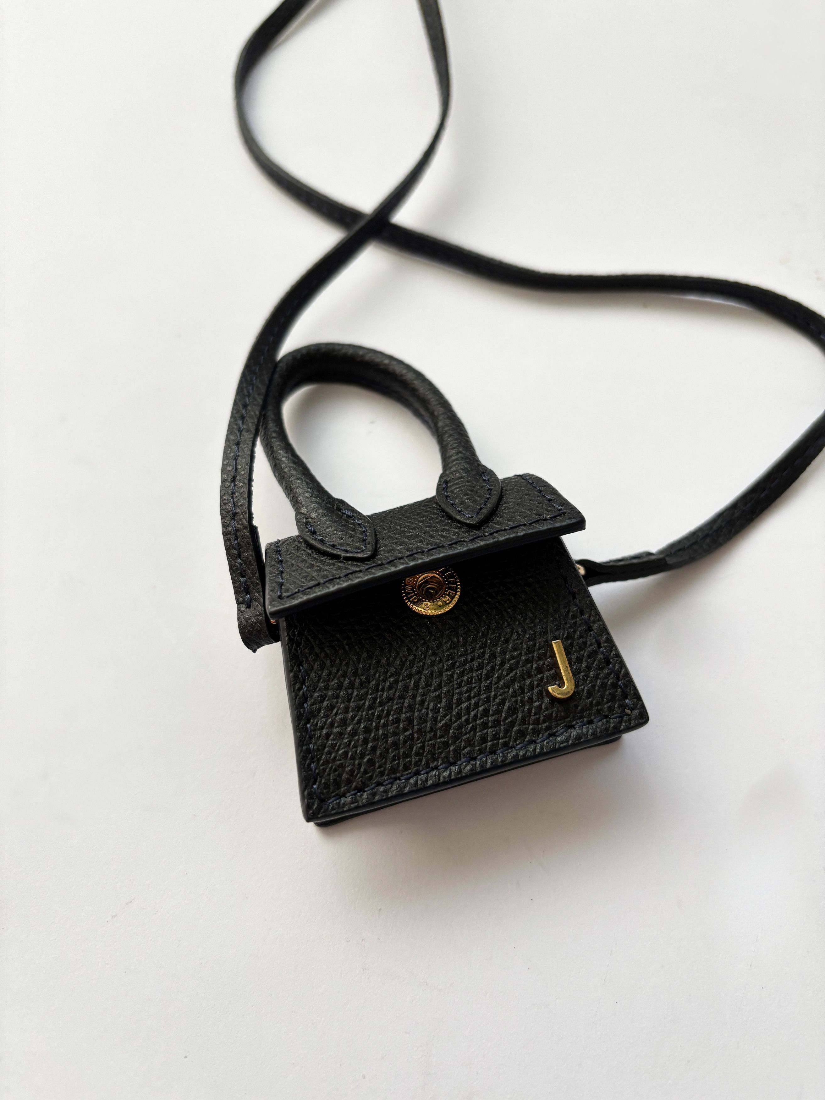 Jacquemus ⚡️QUICK SALE⚡️Jacquemus Le Petit Chiquito Nano Mini Bag Size ONE SIZE - 3 Thumbnail