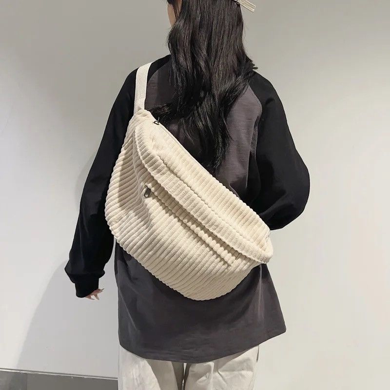 Designer Large Sling Shoulder Crossbody Casual Bag Size ONE SIZE - 2 Thumbnail