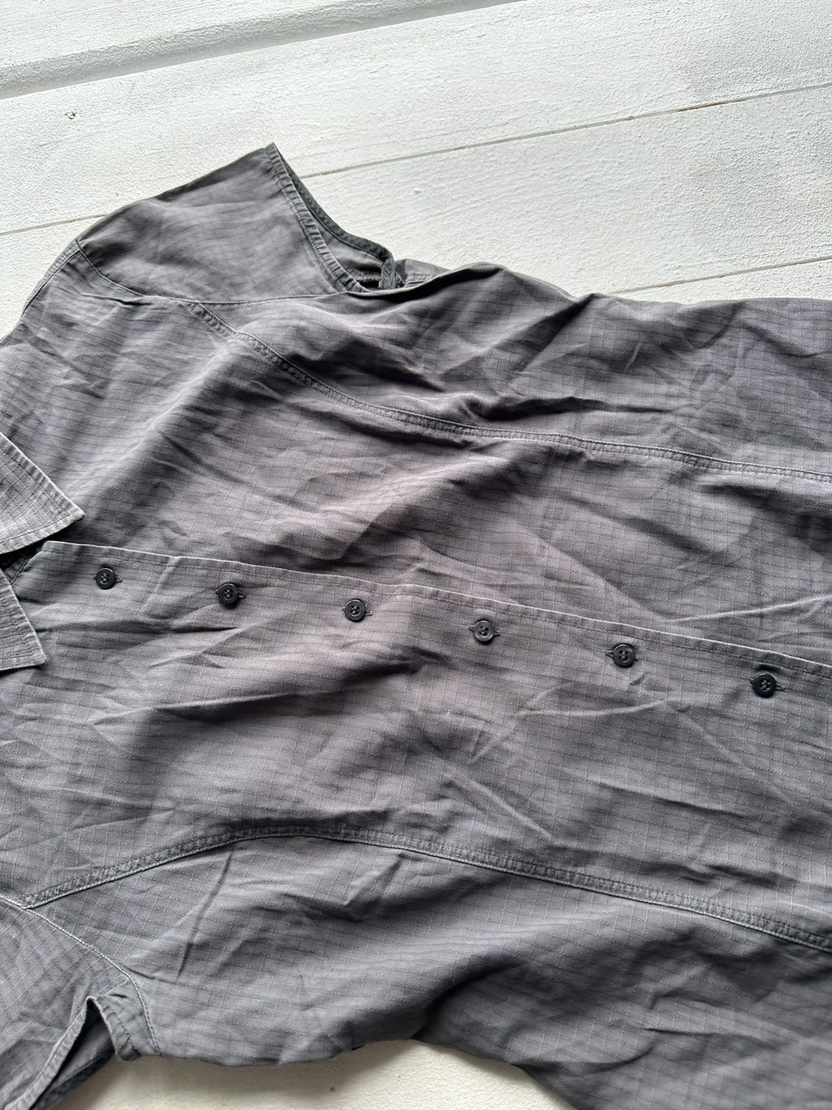 Armani 🚨AVANT GARDE ARMANI 90s RARE shortsleeve BIG LOGO Y2K LUXURY Size XL / US 12-14 / IT 48-50 - 3 Thumbnail