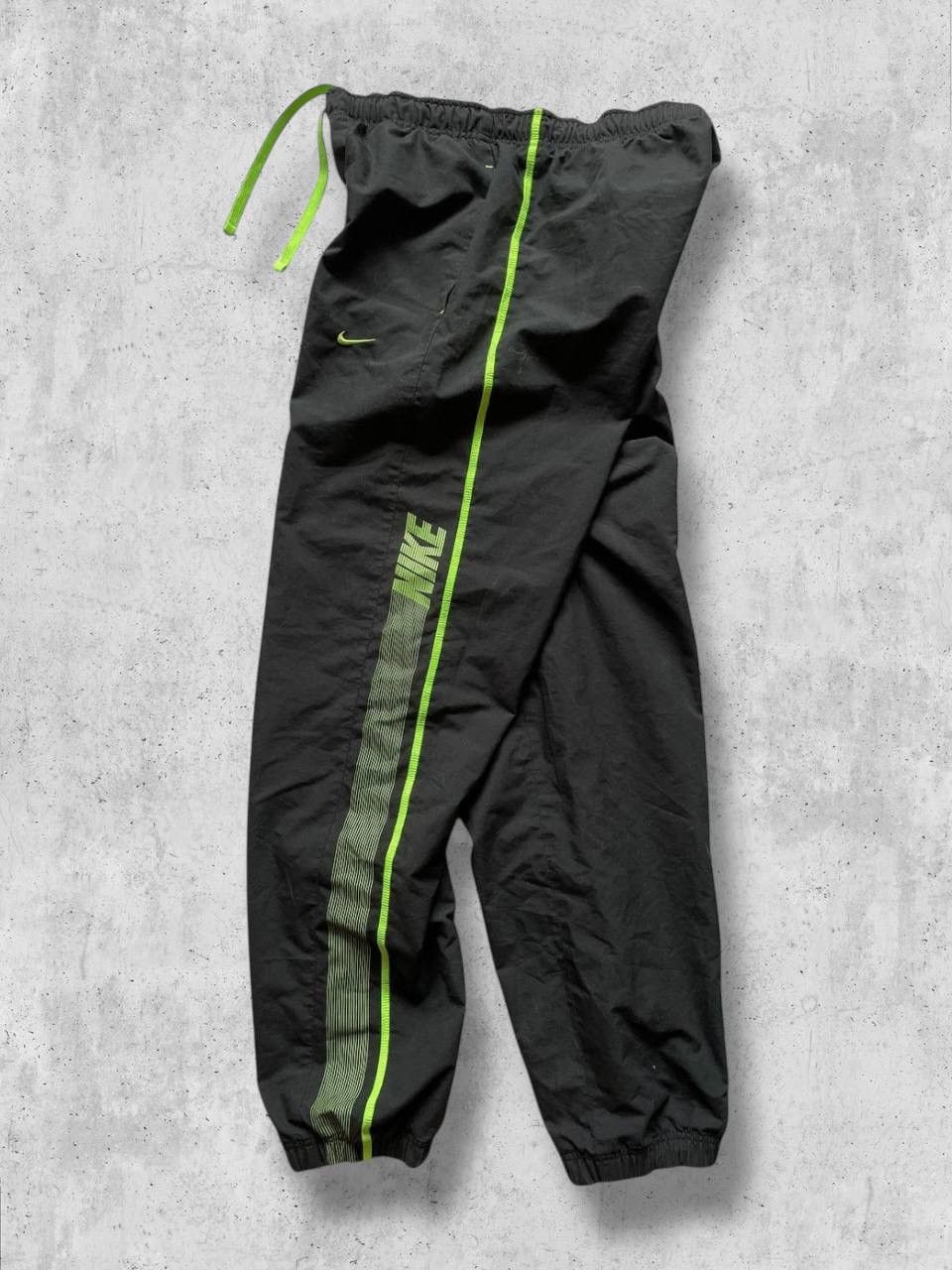 Nike Nike vintage track pants nylon trousers y2k 32 Size US 32 / EU 48 - 1 Thumbnail