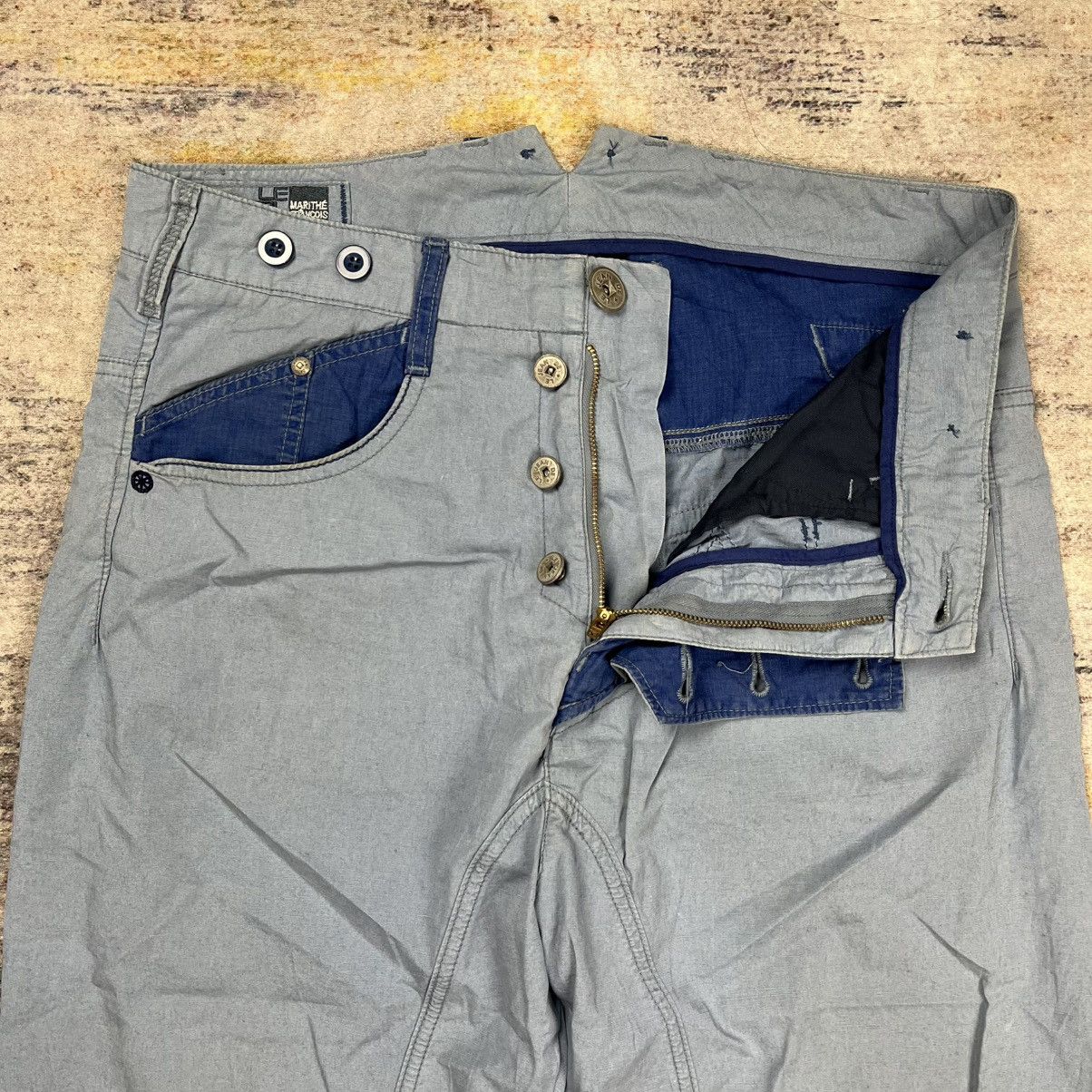 Marithe + Francois Girbaud Marithe Francois girbaud multi pocket buckle back pants Size US 34 / EU 50 - 6 Thumbnail