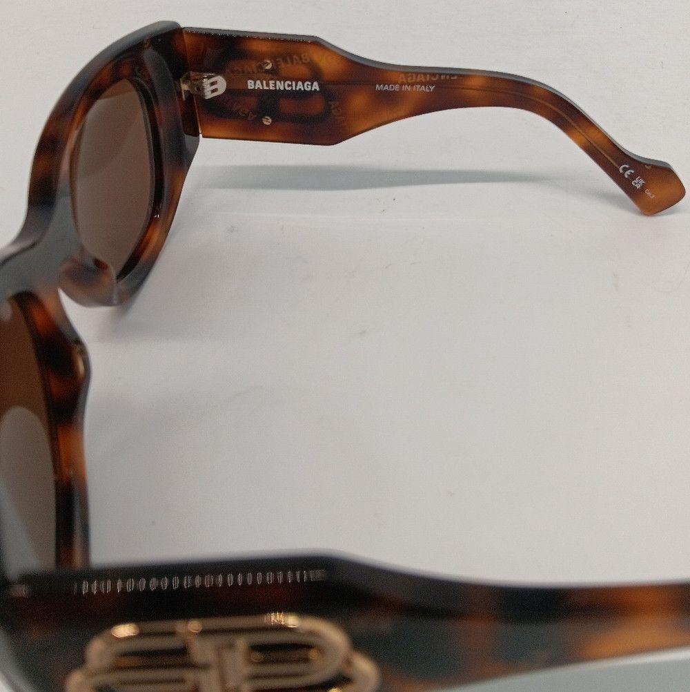 Balenciaga Balenciaga Tortoise Brown BB0070S Logo Cat Eye Sunglasses Size ONE SIZE - 8 Thumbnail
