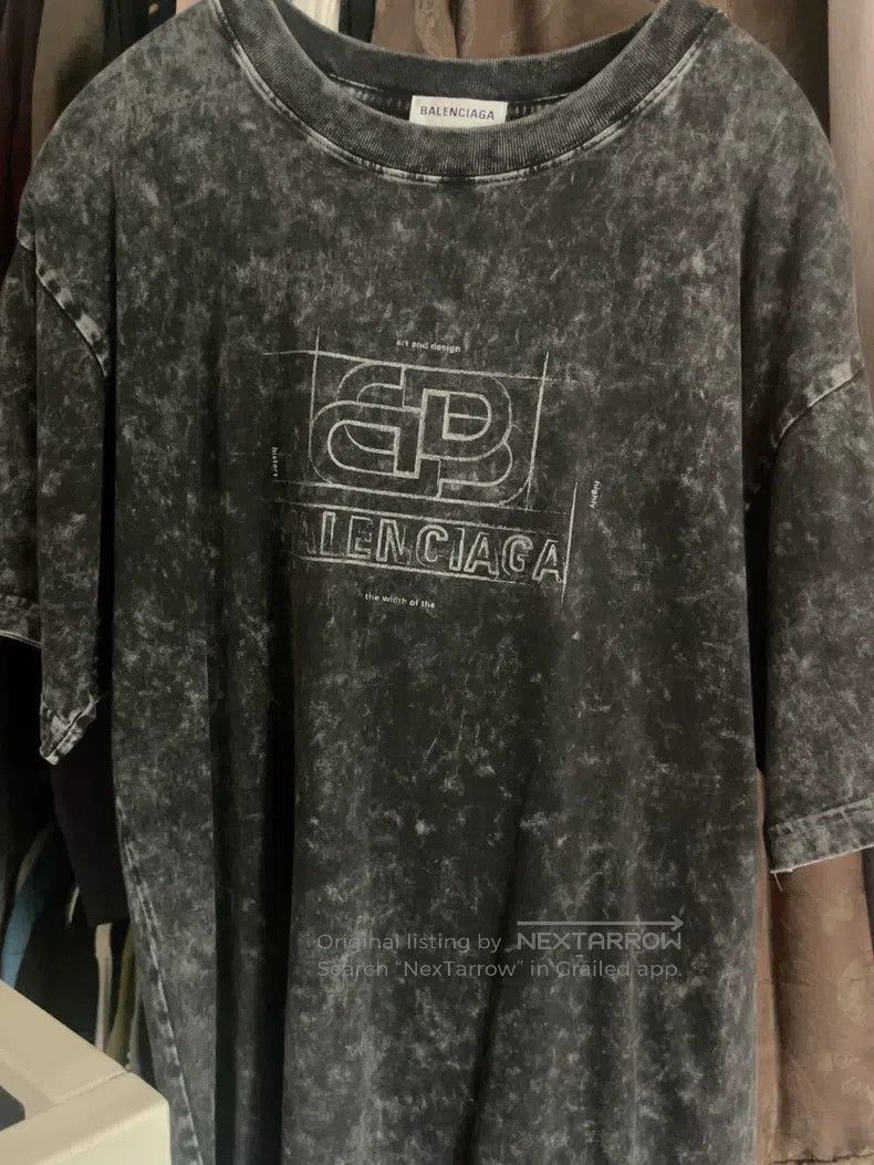 Balenciaga Balenciaga Short-sleeve Size US L / EU 52-54 / 3 - 1 Thumbnail