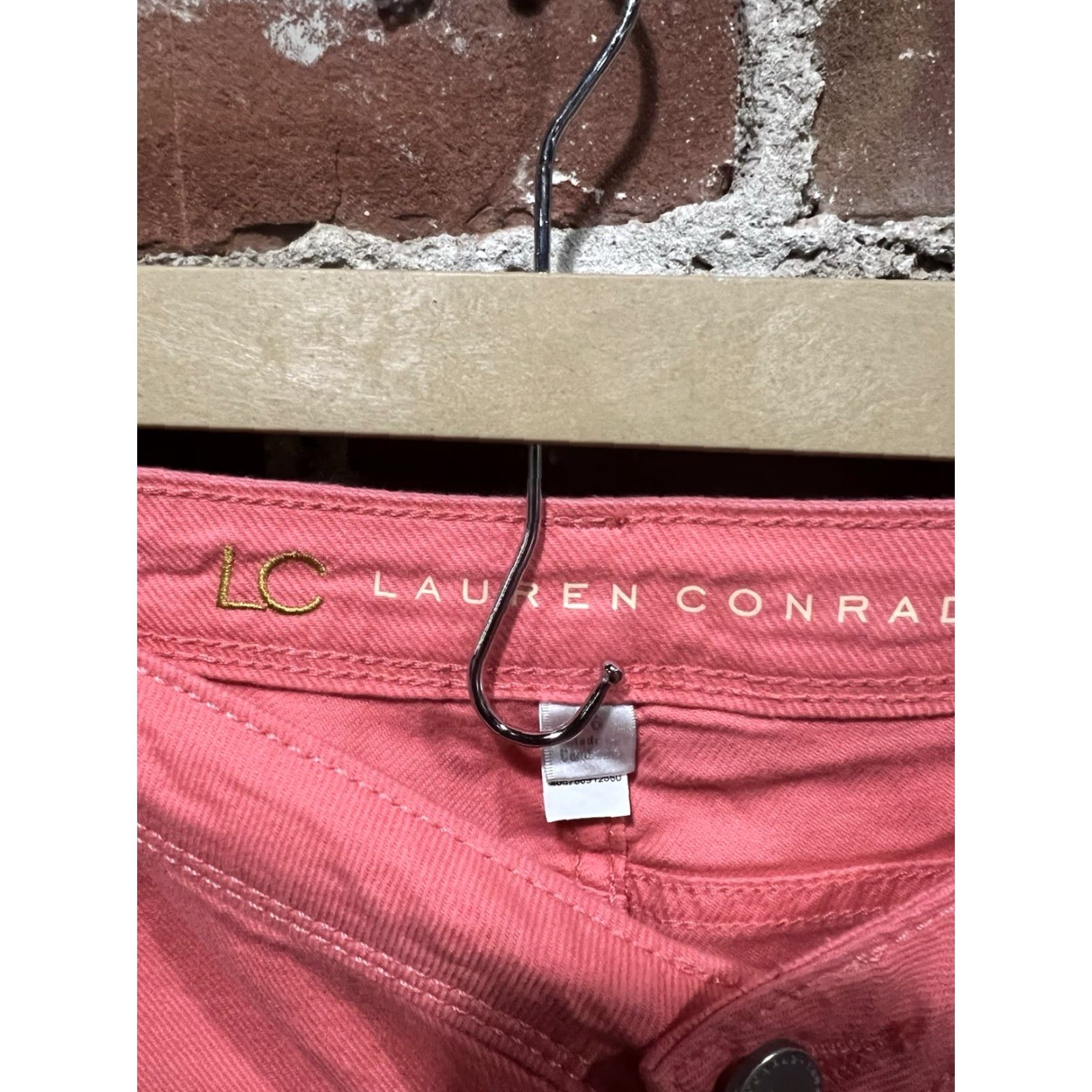 Vintage Lauren Conrad Womens Pink Cropped Straight Leg Pants Tapered Size 16 NWT LC Lauren Conrad Pants Cropped Pink 16 Womens LC Lauren Conrad NWT Size 38" / US 16 / IT 52 - 3 Thumbnail