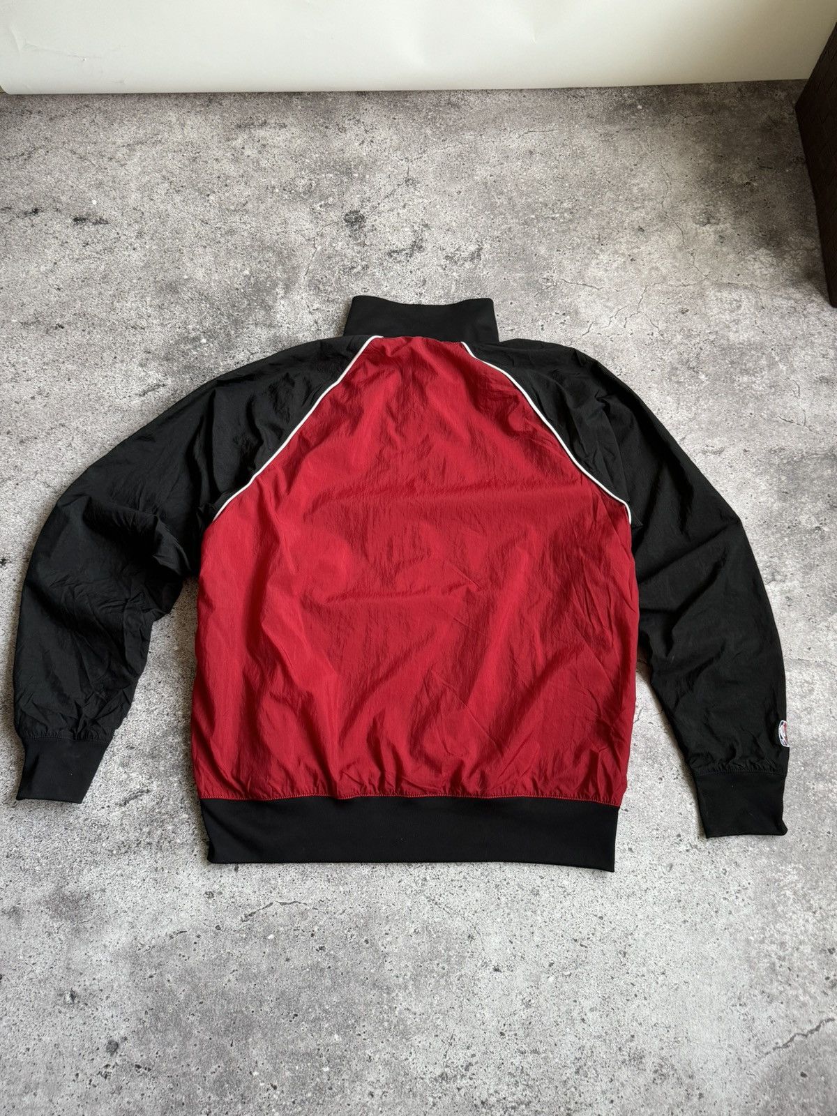Nike Vintage Nike Miami Heat NBA nylon hoodie jacket Size US M / EU 48-50 / 2 - 15 Thumbnail