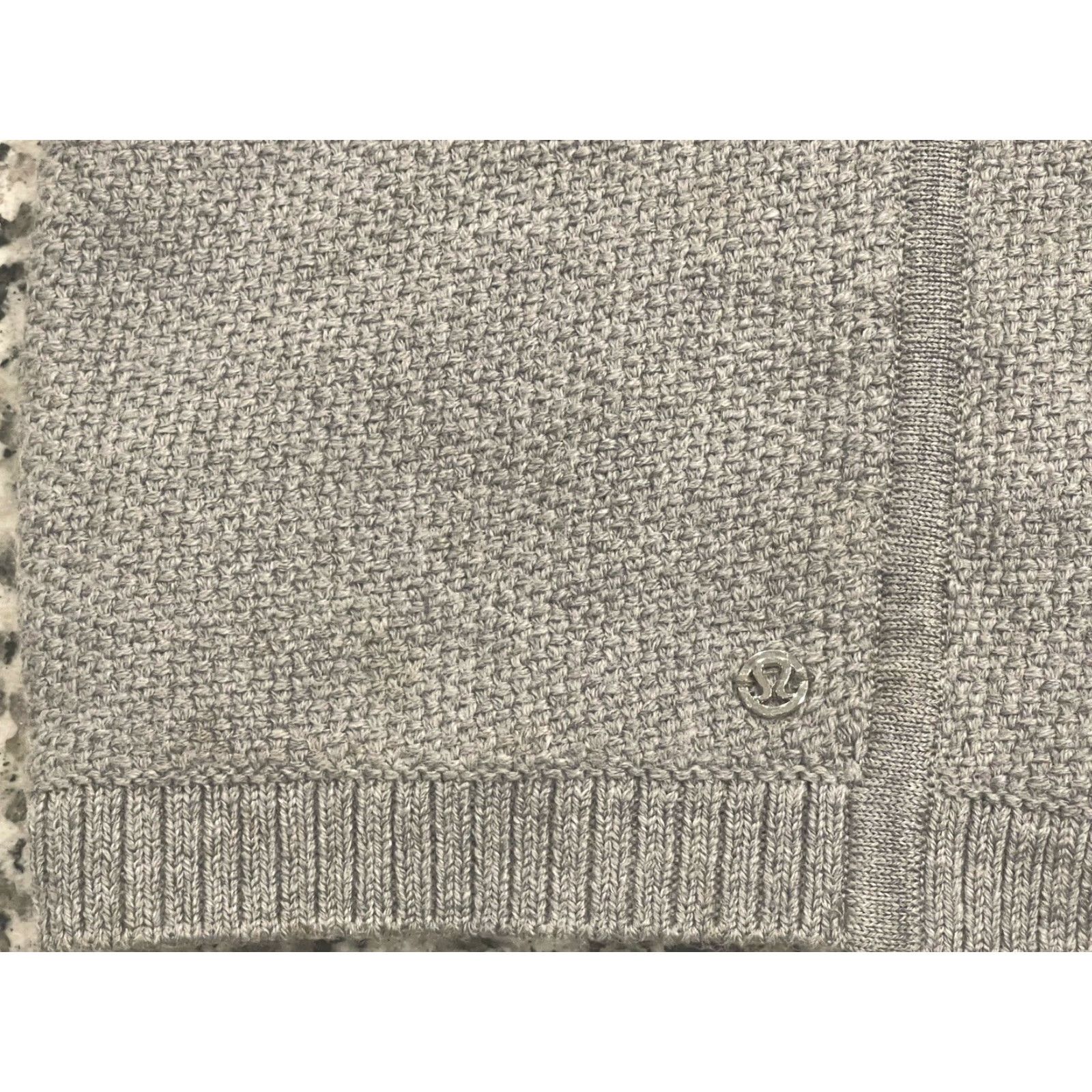 Lululemon Lululemon Sweater Woman One Size On The Go Poncho Grey Heathered Merino Wool Crew Neck Solid Pullover Casual Womens Size ONE SIZE - 7 Thumbnail