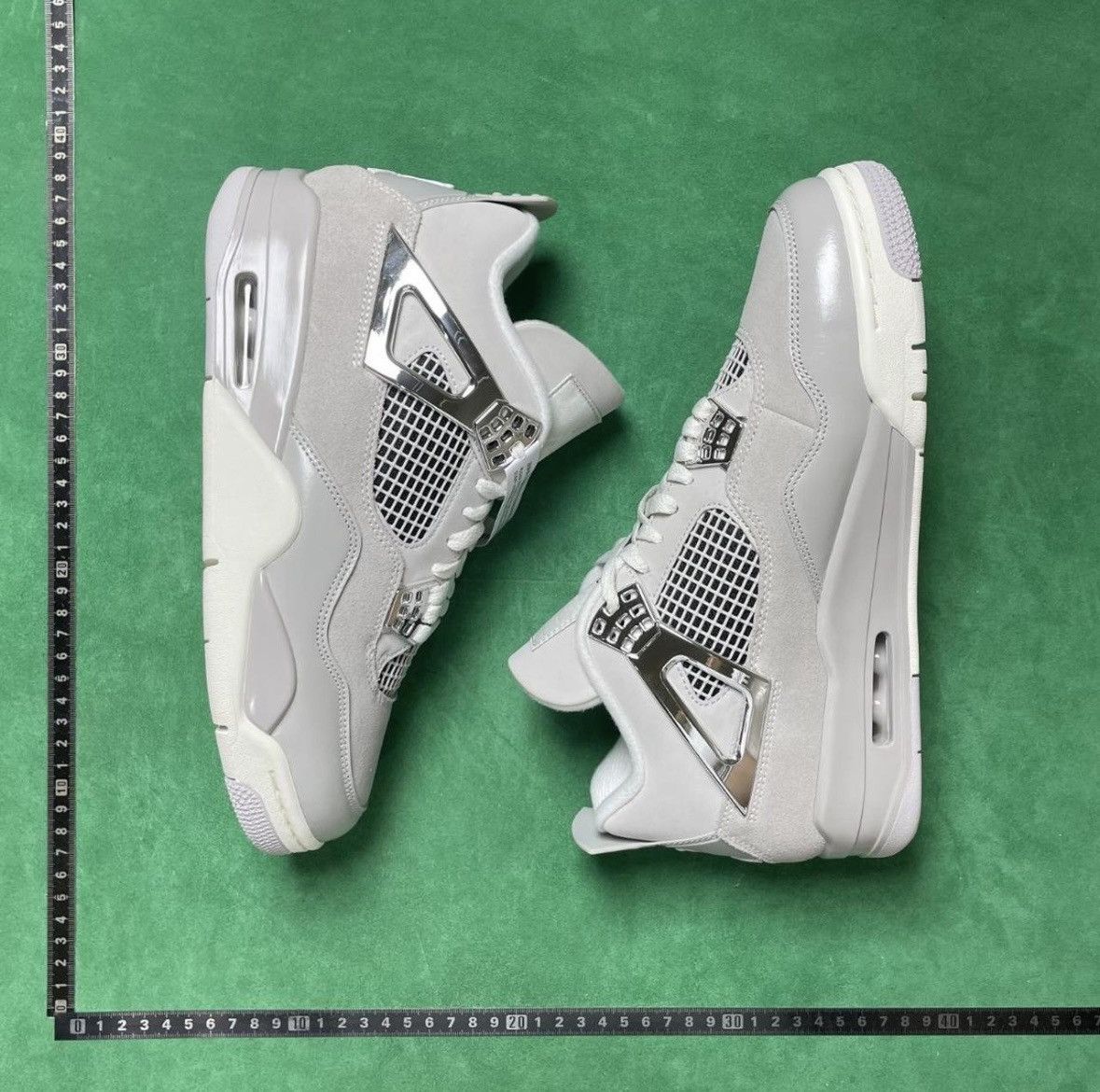 Jordan Brand Air Jordan 4 ‘Frozen Moments’ sneakers - authentic Size US 11 / EU 44 - 3 Thumbnail