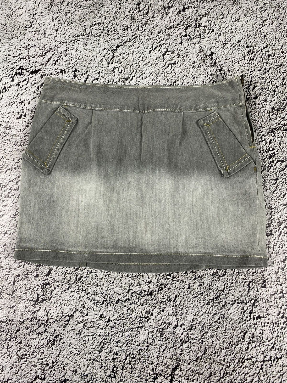 Vintage Vintage Y2K faded denim mini skirt 00s juicy style Size 26" / US 2 / IT 38 - 1 Thumbnail