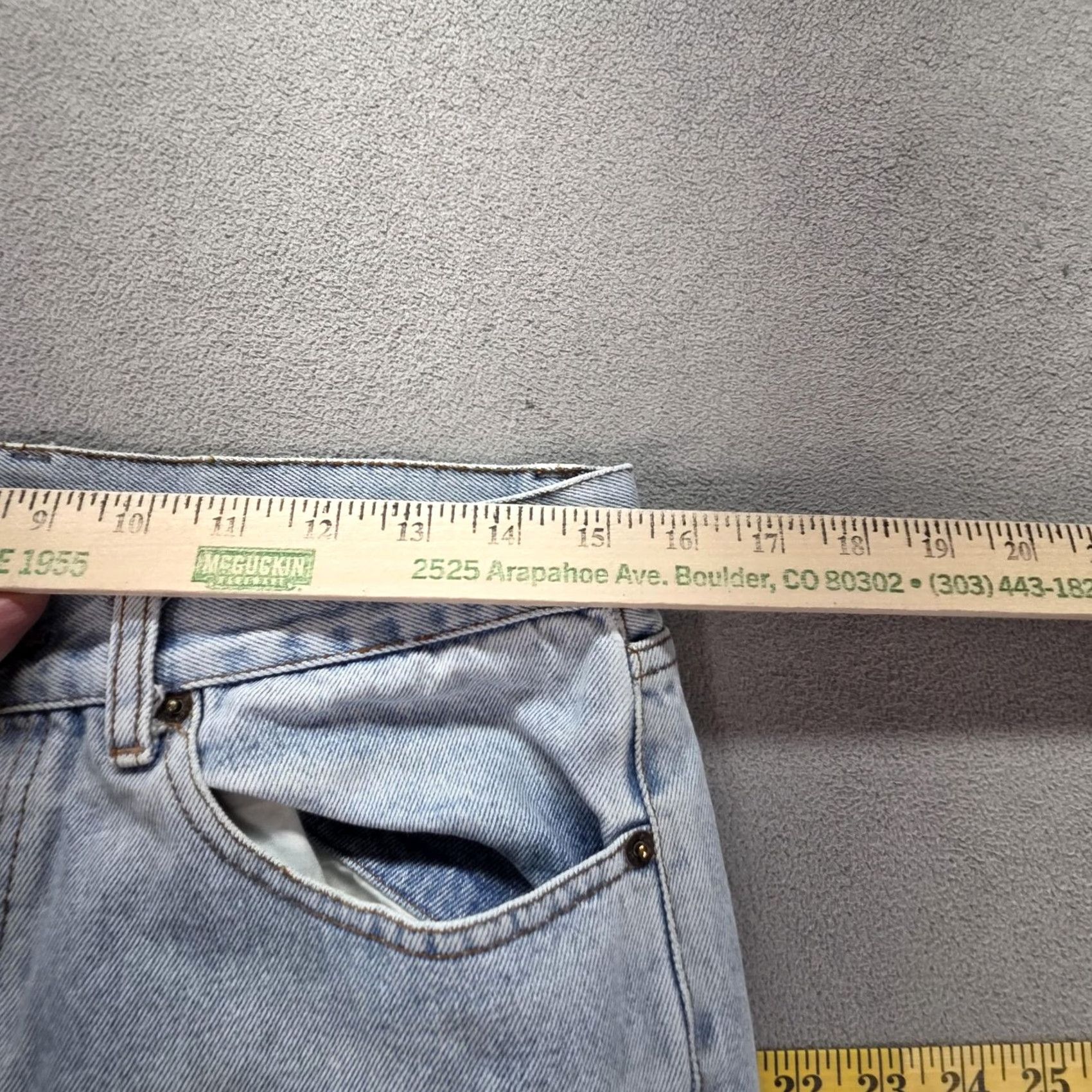 Levi's VINTAGE Levi's 501 Jeans Mens Blue Regular 30x27 Light Wash Denim Cotton Button Pockets 27 Inseam 30 Waist Size US 30 / EU 46 - 3 Thumbnail