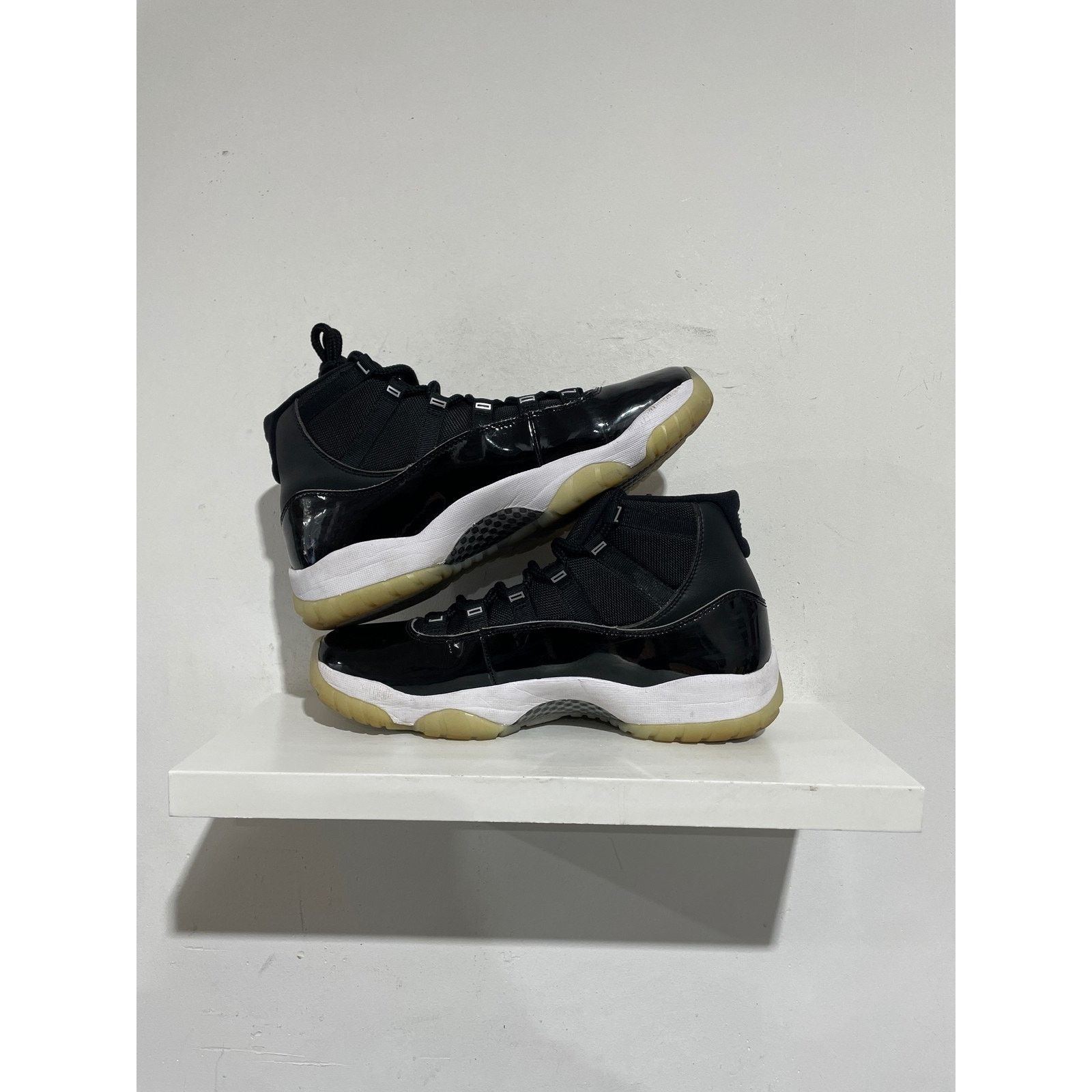 Nike JORDAN 11 RETRO JUBILEE SIZE 10 PREOWNED Size US 10 / EU 43 - 3 Thumbnail