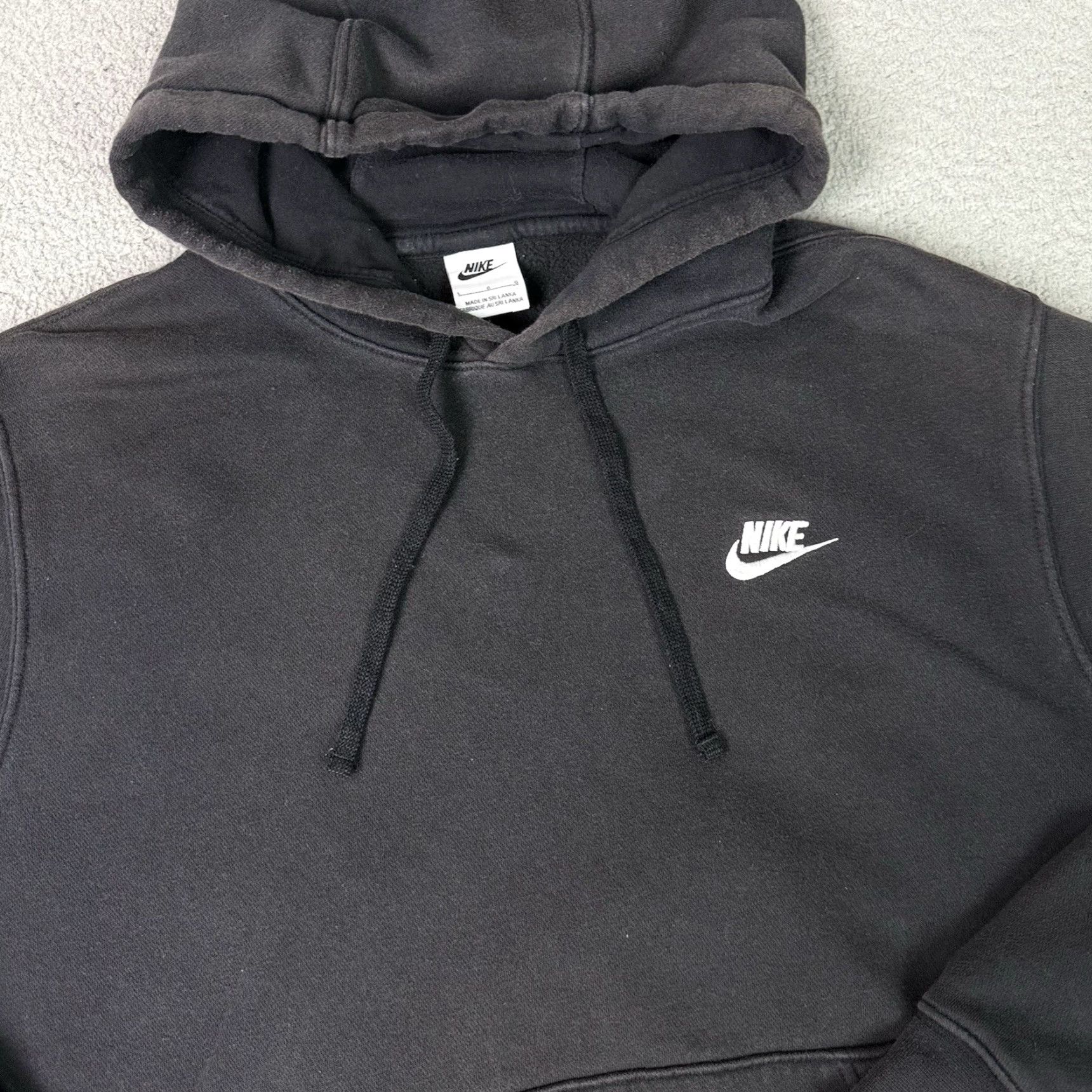 Nike VINTAGE Nike Hoodie Adult L Black Embroidered Logo Swoosh Distressed Essential Graphic Print Hooded Pockets Mens Size US L / EU 52-54 / 3 - 2 Thumbnail