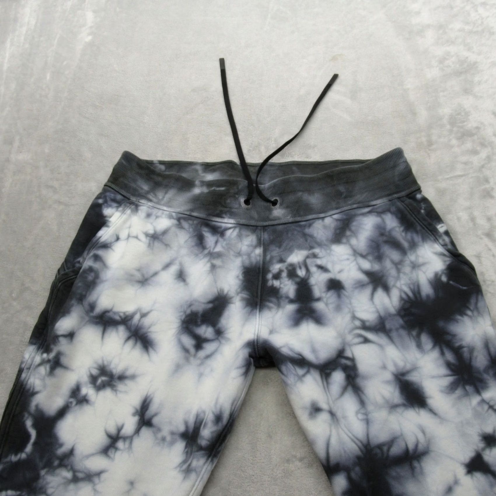Lululemon Lululemon Pants Womens 12 Gray White Tie Dye Drawstring Waist Down Jogger 33x27 Size 34" / US 12 / IT 48 - 6 Thumbnail