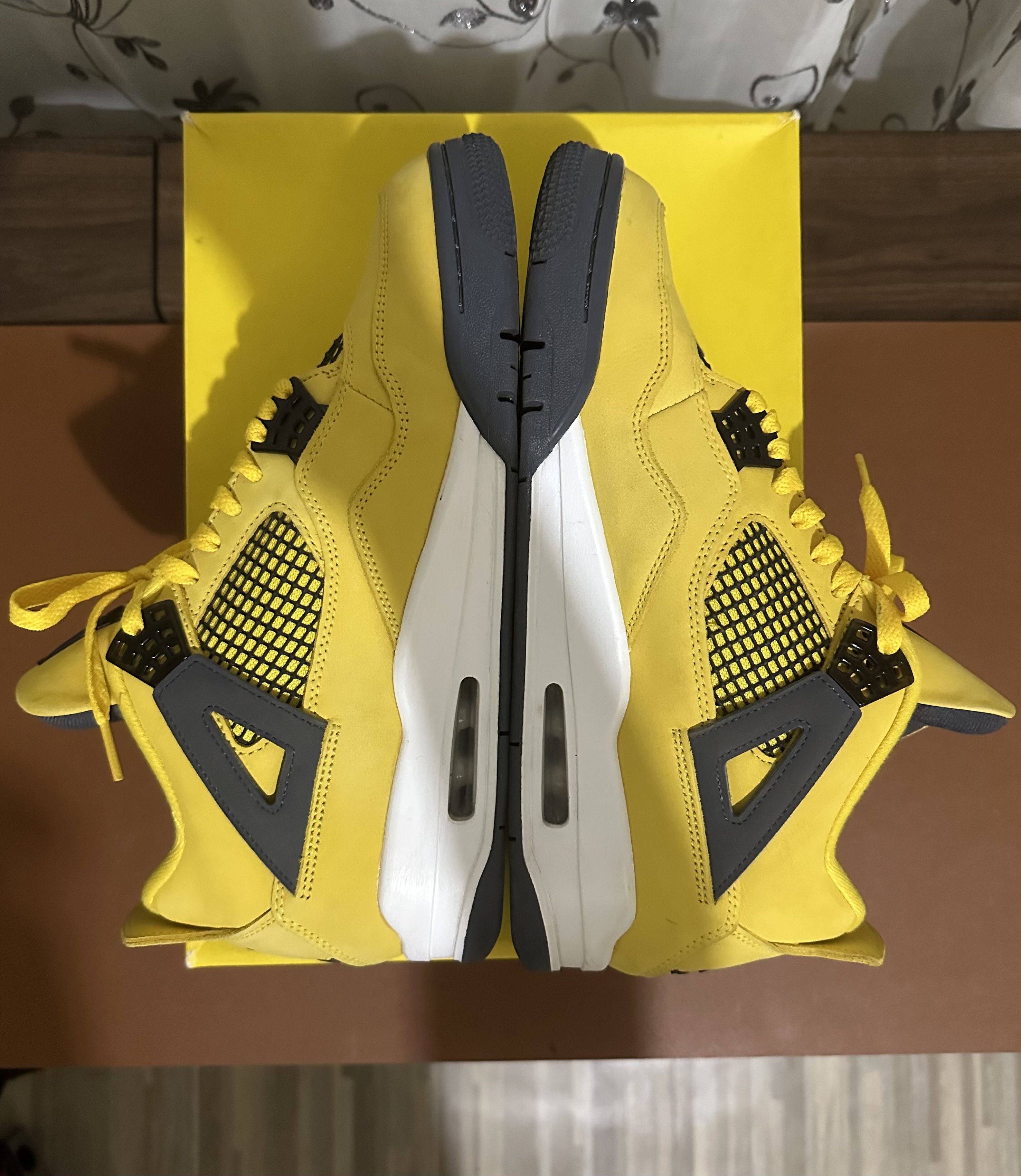 Jordan Brand Jordan 4 ‘Lightning’ Size US 10 / EU 43 - 5 Thumbnail