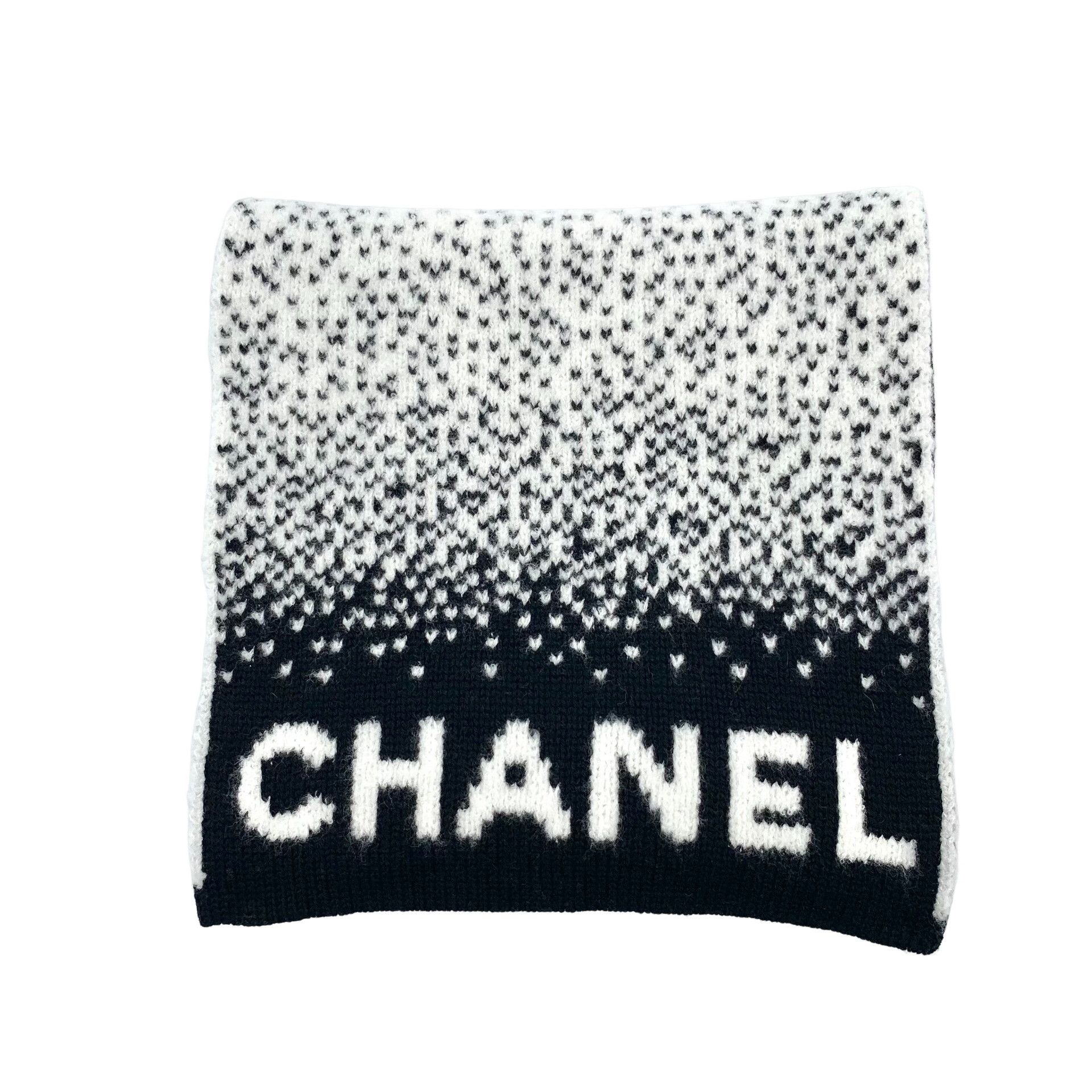Chanel Chanel Bicolor Logo Intarsia Scarf ONE SIZE Size ONE SIZE - 1 Thumbnail