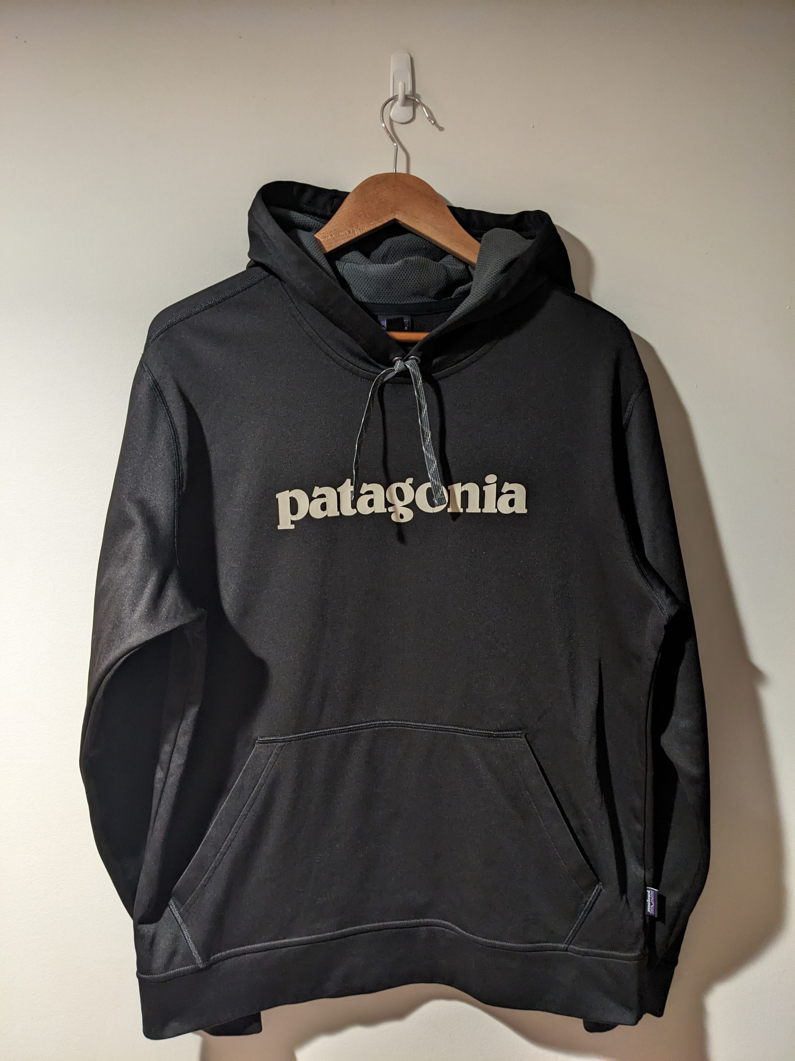 Patagonia Patagonia Spell Out Logo Black Medium PolyCycle® Hoody Size US M / EU 48-50 / 2 - 1 Thumbnail