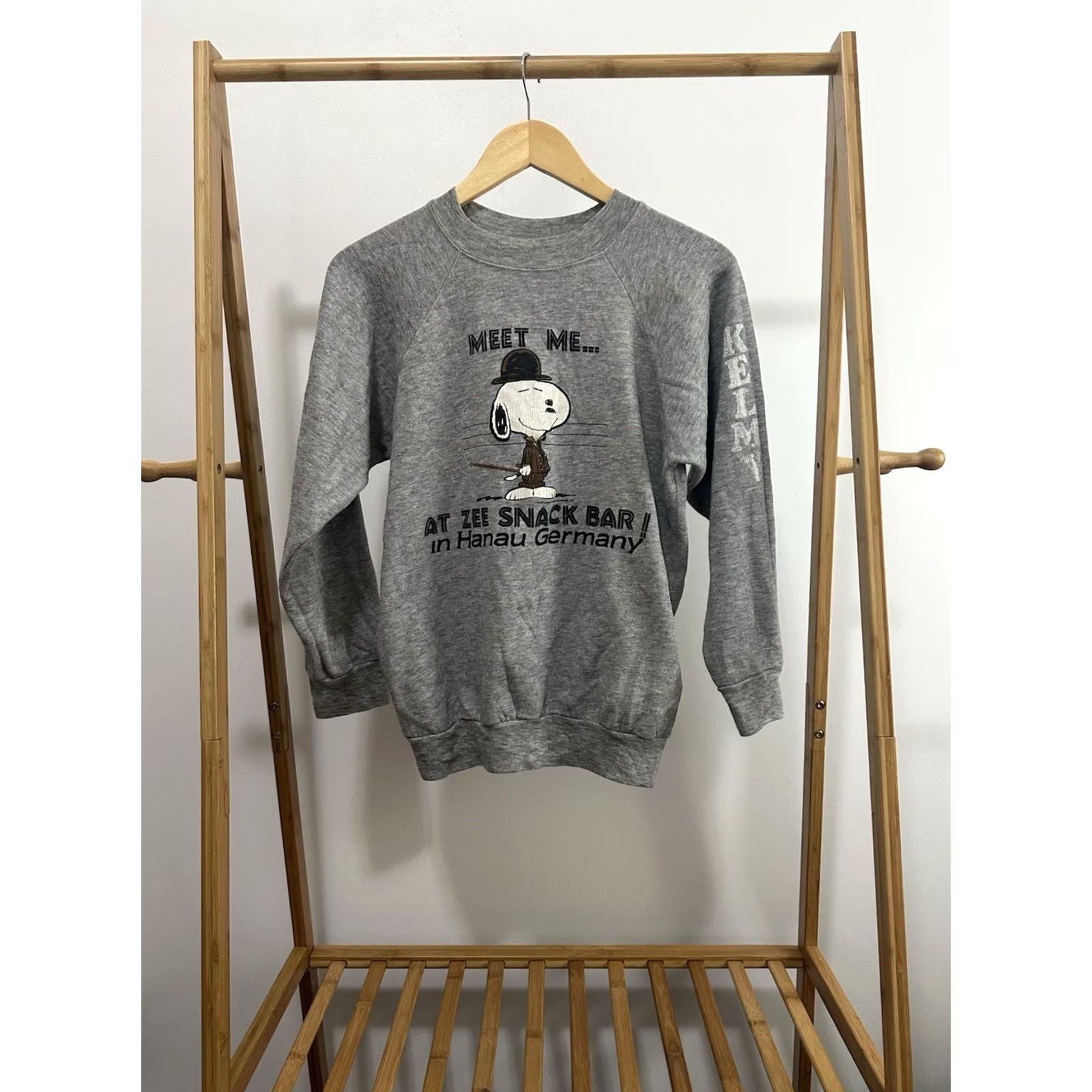 Vintage VTG 80s Snoopy Meet Me At Zee Snack Bar Germany Raglan Sweatshirt M Gray Mens Size US M / EU 48-50 / 2 - 2 Thumbnail