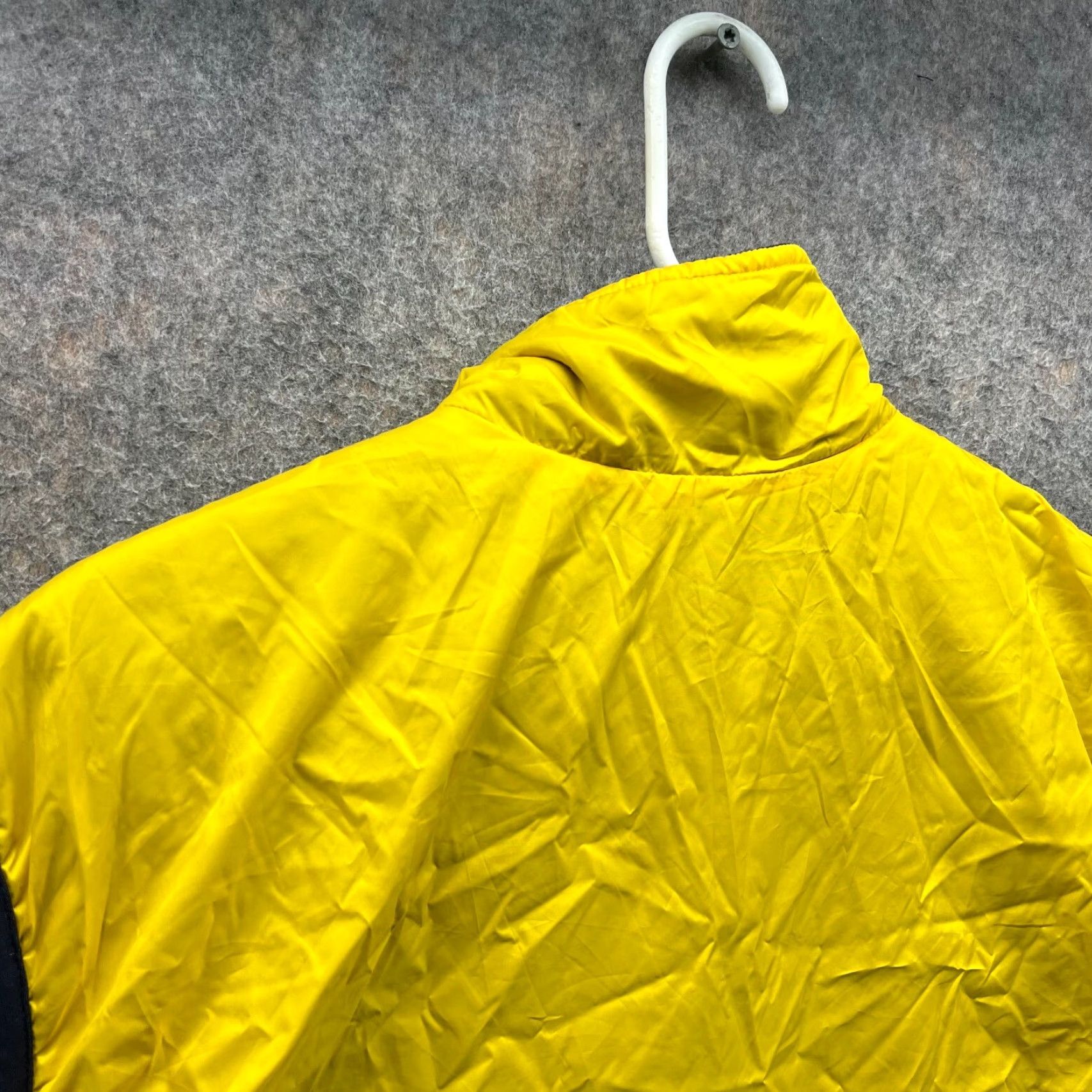 Ralph Lauren VINTAGE Ralph Lauren Sport Vest Men Large Yellow Full Zip Polartec Reversible USA Vtg Size US L / EU 52-54 / 3 - 3 Thumbnail