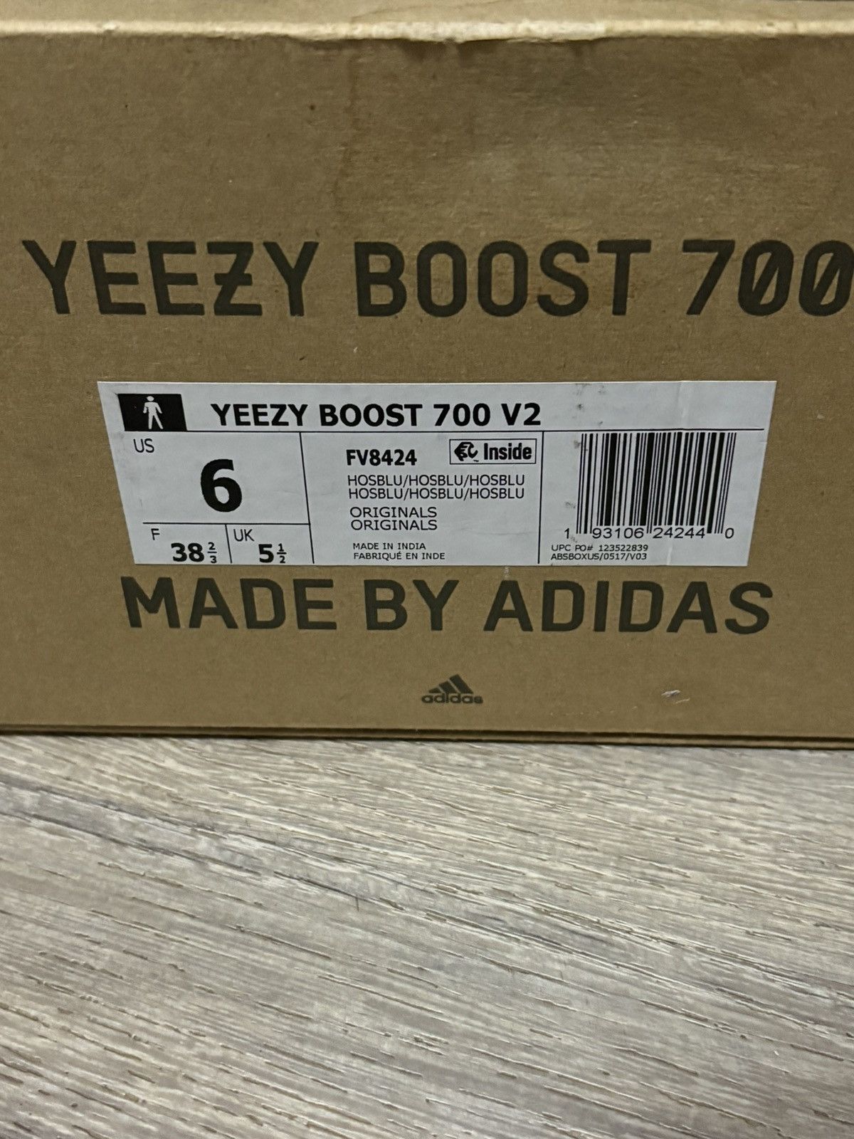 Adidas Yeezy 700 V2 Hospital Blue Size US 6 / EU 39 - 7 Thumbnail