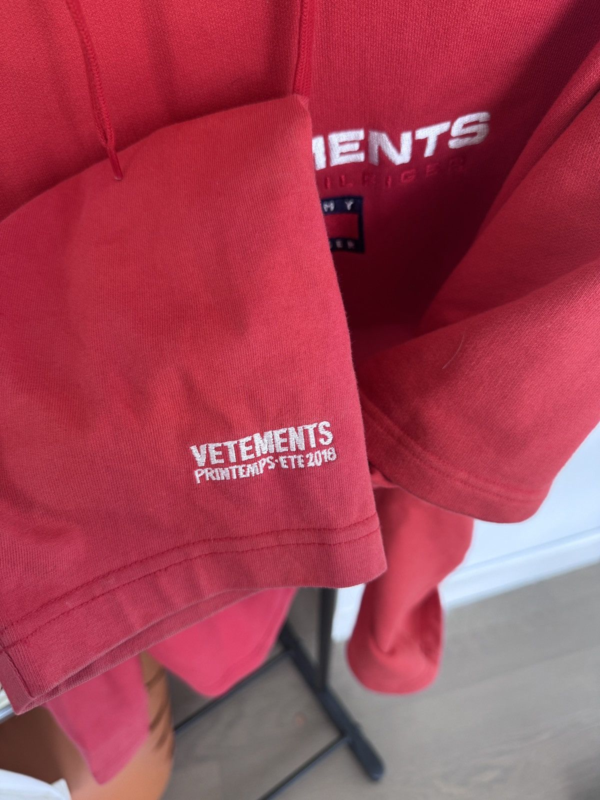 VETEMENTS TOMMY HILFIGER Demna 2018 oversized hoodie