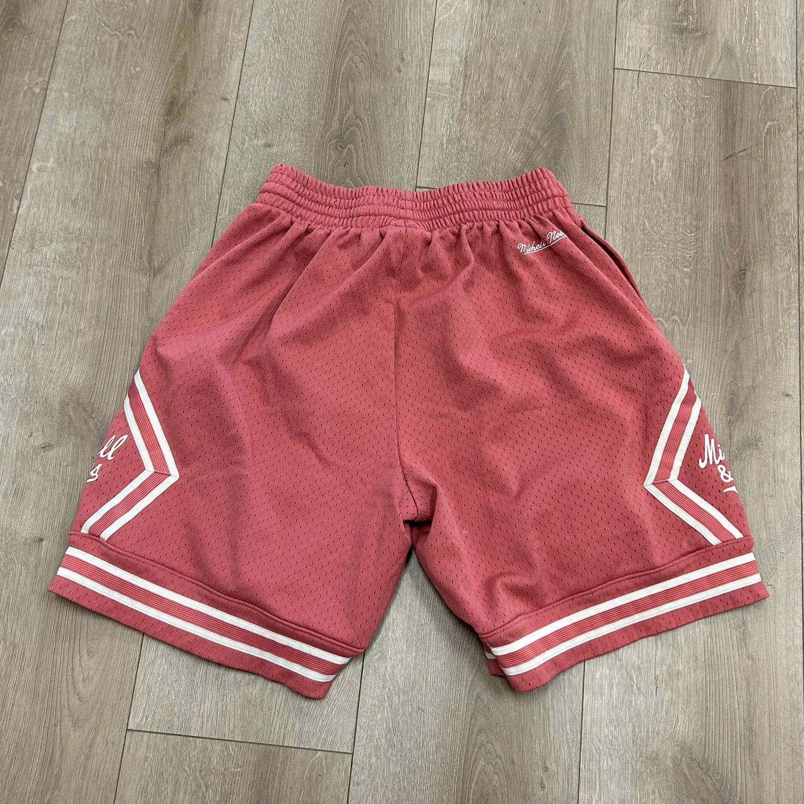 Mitchell & Ness Men's Mitchell & Ness Diamond Script Shorts Pink size Medium Size US 30 / EU 46 - 7 Thumbnail
