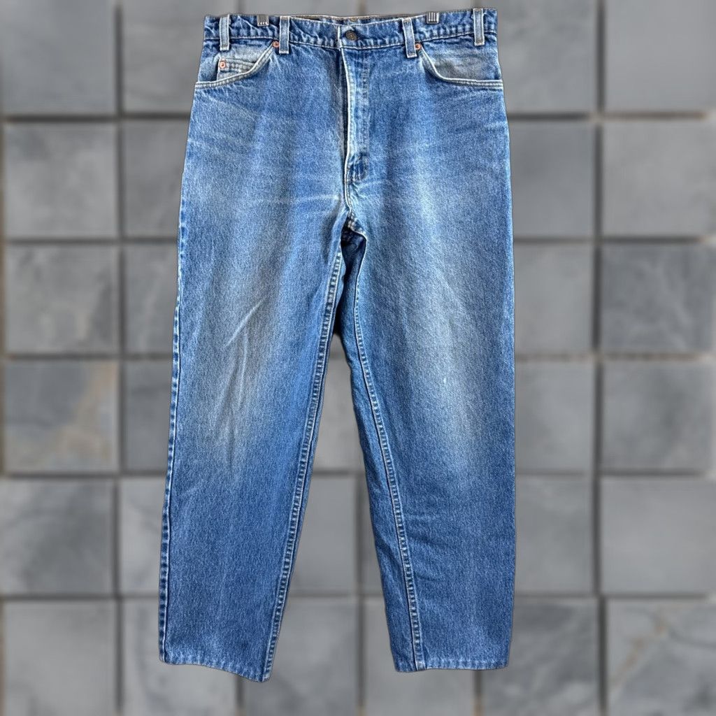 Levi's VINTAGE Levi's Jeans Mens 34x28 Blue 90s Orange Tab Made USA 550 (Tag35x32) Jeans Mens 90s Blue 550 Levi's 34x28 Size US 35 - 1 Thumbnail