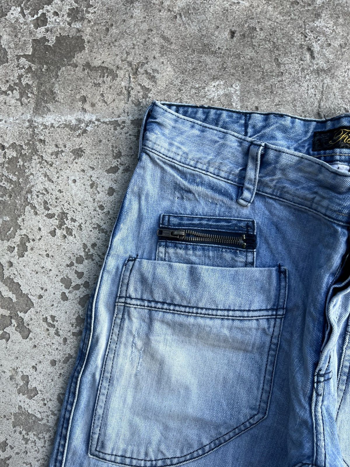 If Six Was Nine × Japanese Brand × Le Grande Bleu (L.G.B.) Jeans Dirty Pants Faded Crash Denim Thrashed Y2K Distressed Size US 34 / EU 50 - 4 Thumbnail