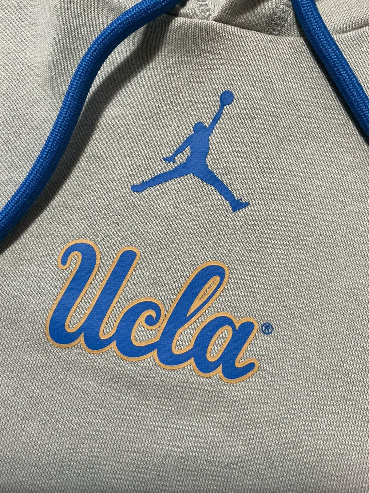 Jordan Brand Air Jordan UCLA Bruins Center Jumpman Pullover Hoodie Size US XL / EU 56 / 4 - 1 Thumbnail