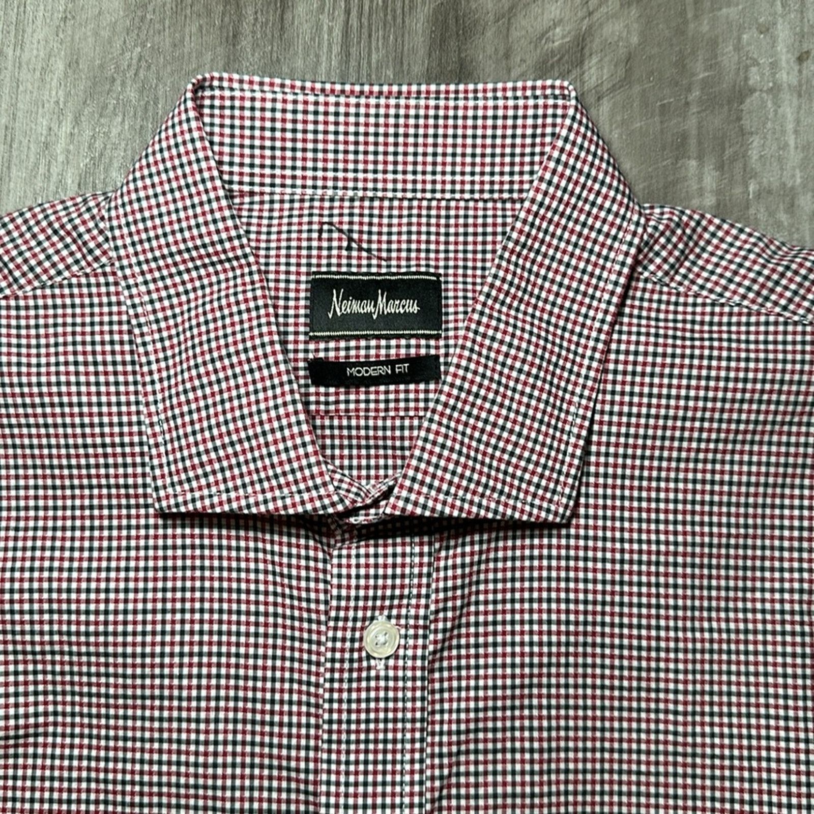 Neiman Marcus Neiman Marcus Modern Fit Long Sleeve Button Down - Large Size US L / EU 52-54 / 3 - 5 Thumbnail