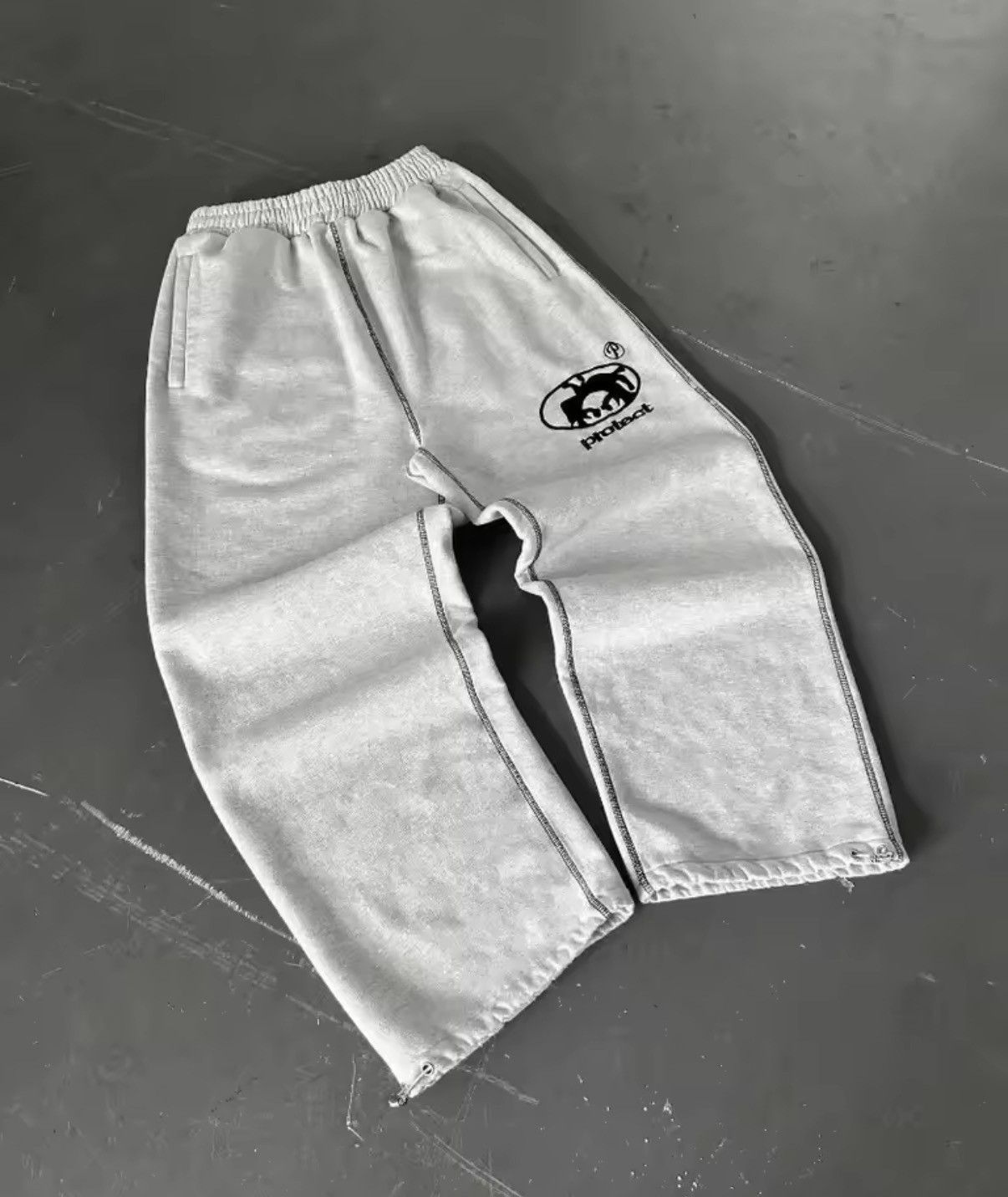 Japanese Brand Grey Baggy Sweatpants Size US 32 / EU 48 - 1 Thumbnail