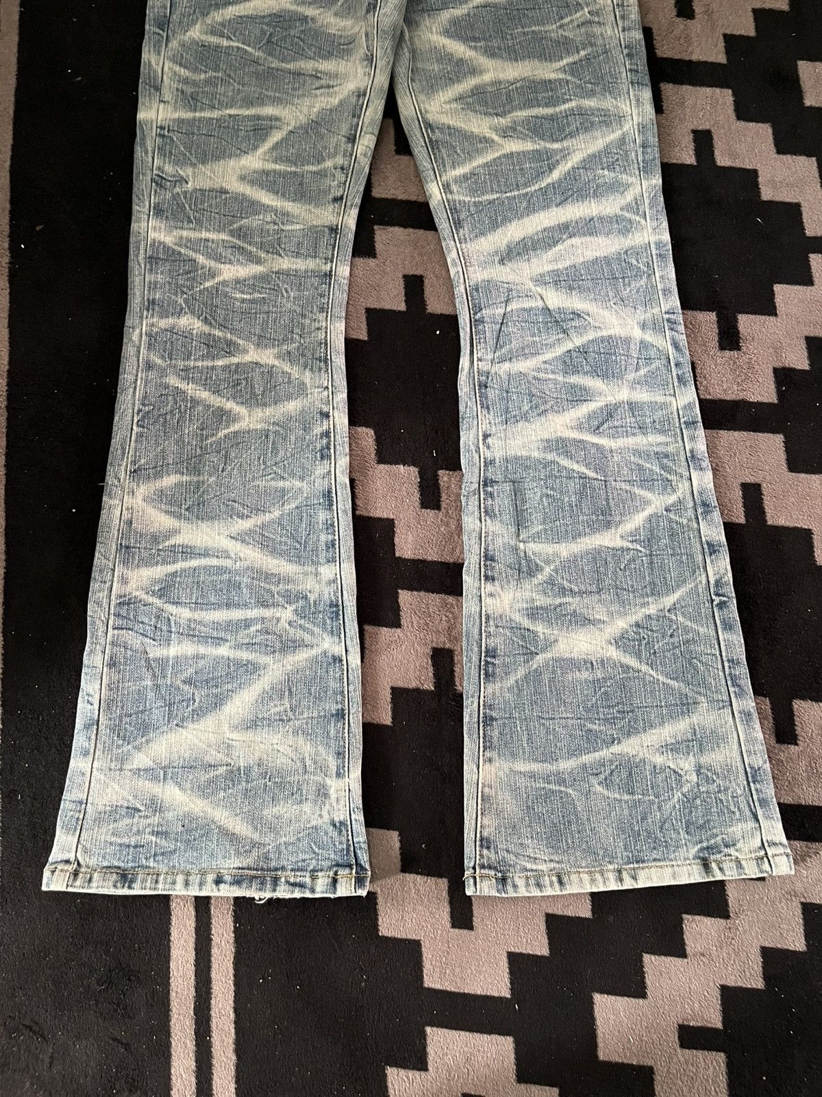 Tornado Mart 2000s Daily tropics zebra mudwash flare jeans Size US 28 / EU 44 - 5 Thumbnail