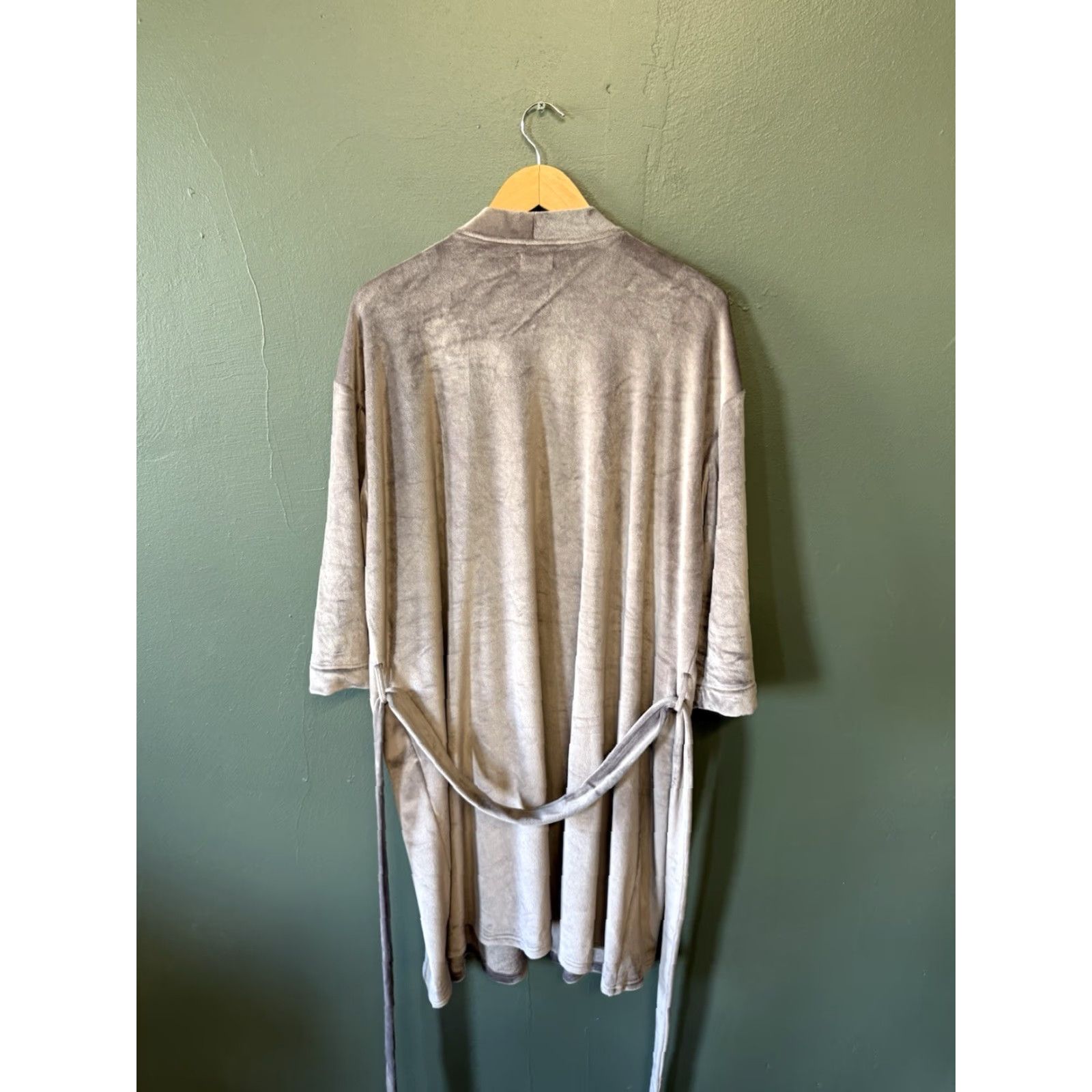 Splendid Splendid Robe Womens Velour Gray 1X/3X NWT Laundry Machine Washable Kimono Belted V-Neck Long Sleeve Lounge Bohemian Lightweight Size ONE SIZE - 2 Thumbnail