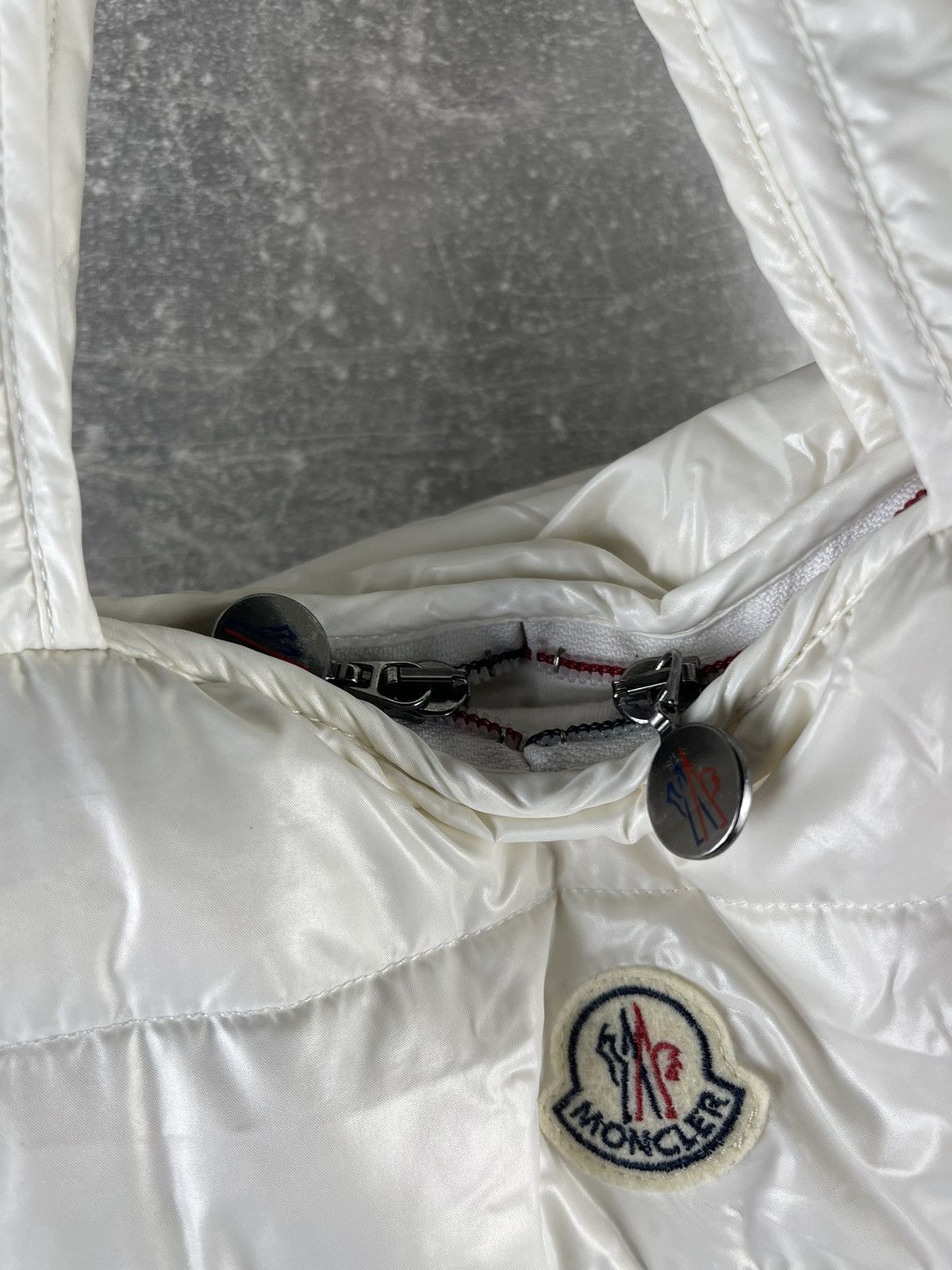 Moncler Moncler France Nylon Puffer Luxury Down White Zip Tote Bag Size ONE SIZE - 10 Thumbnail