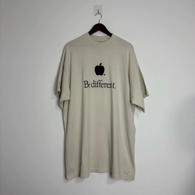 Balenciaga Balenciaga Apple Be Different embroidered Logo washed shor Size US M / EU 48-50 / 2 - 1 Thumbnail