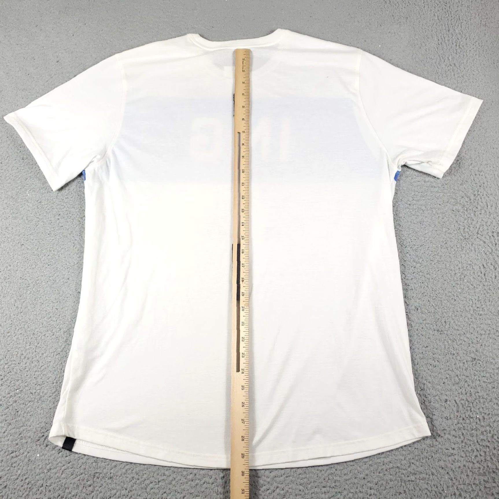Under Armour Under Armour T-Shirt Mens XL White/Blue HeatGear Short Sleeve Crew Neck Logo Graphic Sports Casual Shirt Mens XL White/Blue 90s Modern American Sports Size US XL / EU 56 / 4 - 6 Thumbnail