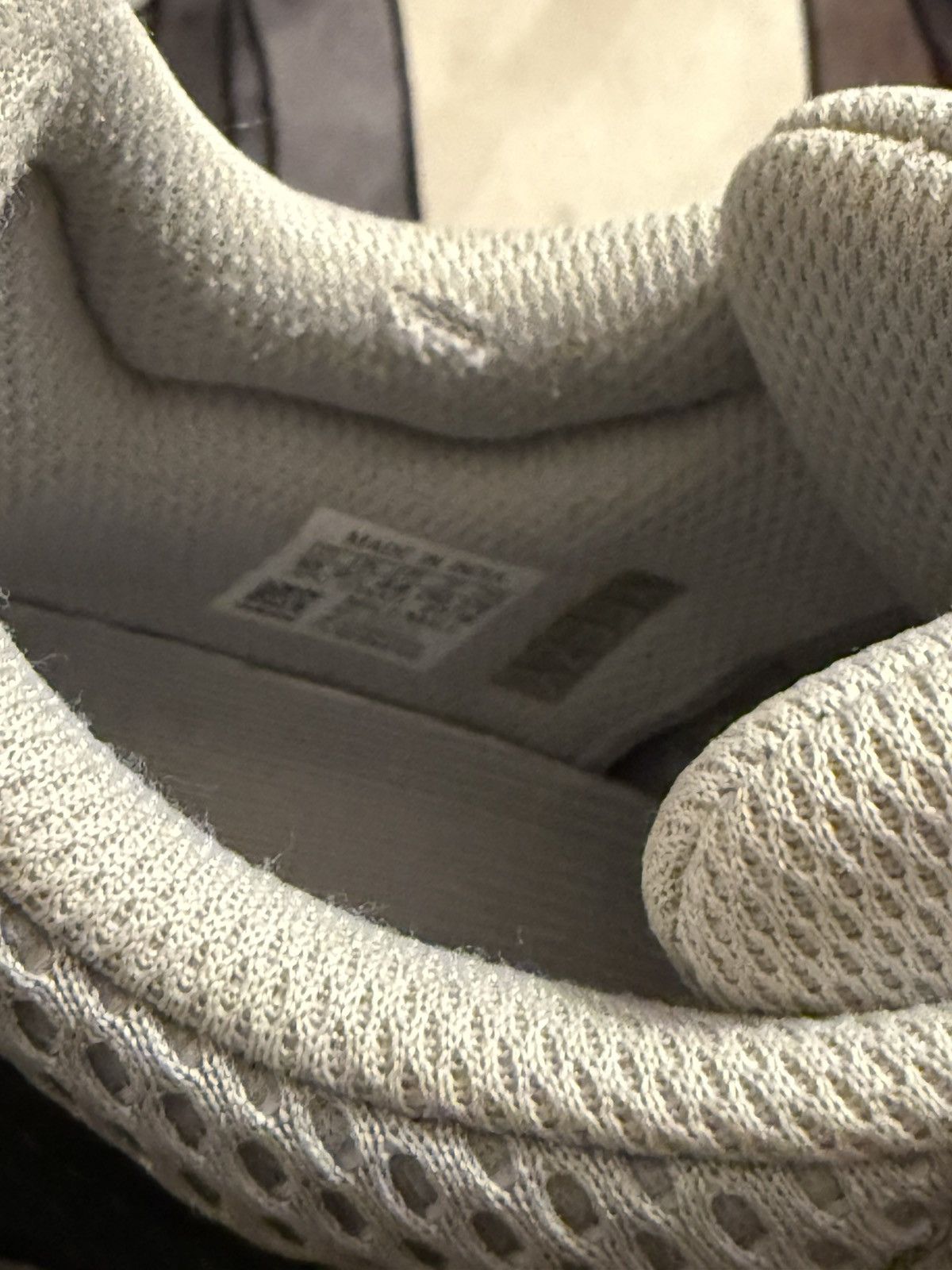 Yeezy Yeezy 700 Wave Runner Size US 10 / EU 43 - 14 Thumbnail