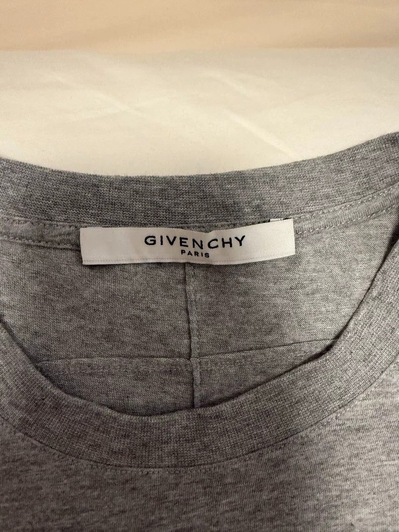 Givenchy Givenchy T-Shirt, 80% New, Size S Size US S / EU 44-46 / 1 - 2 Thumbnail