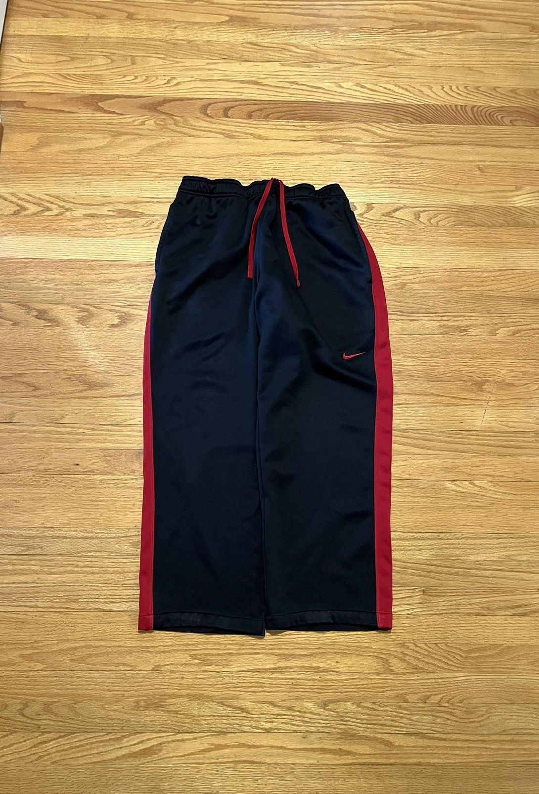 Nike × Streetwear × Vintage Vintage Baggy Black and Red Nike