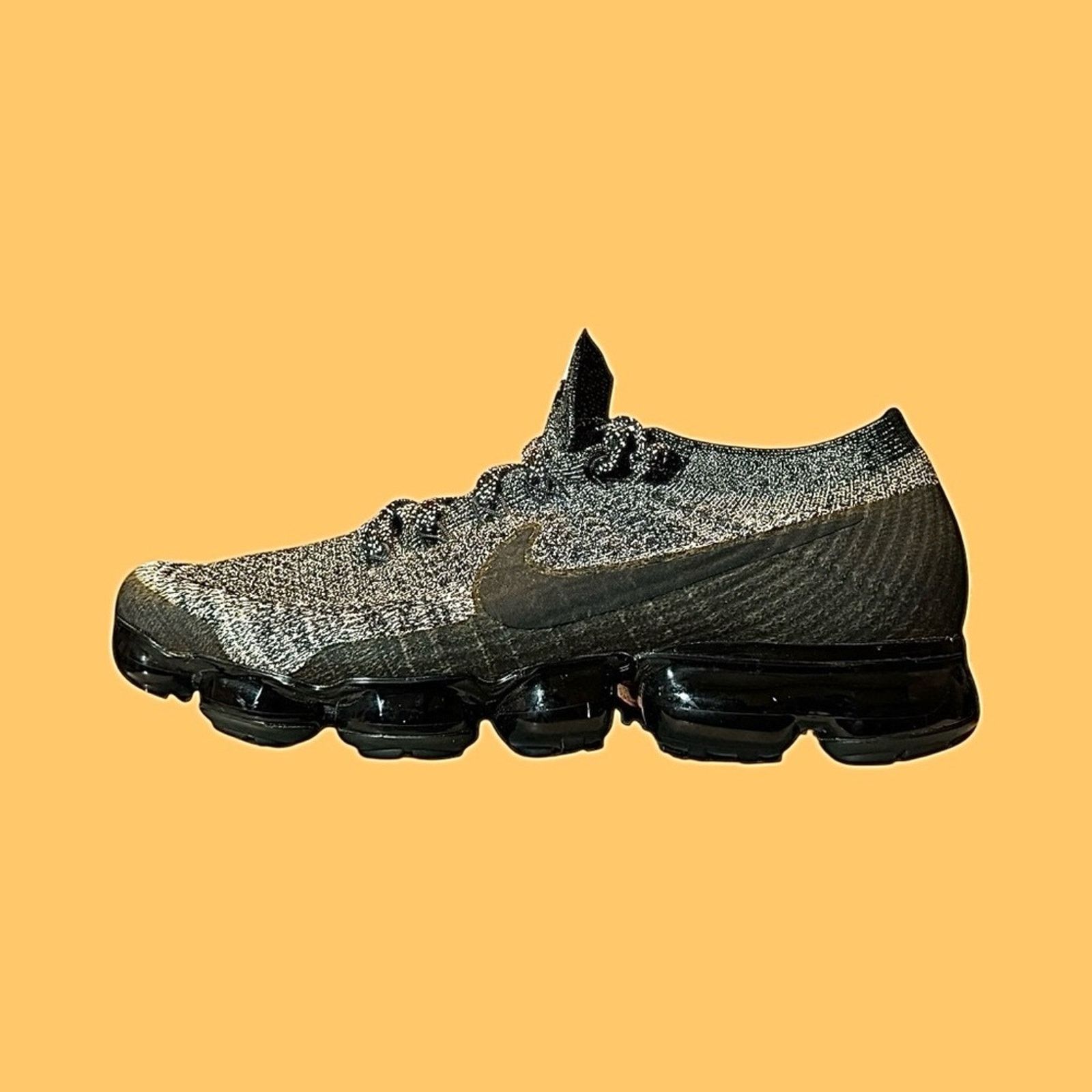 Nike Nike Air Vapormax 2.0 Oreo Size US 9.5 / EU 42-43 - 1 Thumbnail