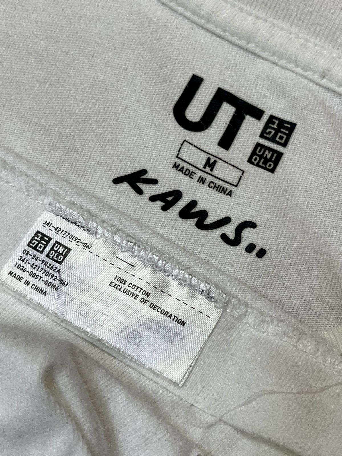 Kaws × Uniqlo GRAIL🔥UNIQLO X KAWS COLLABORATION T SHIRT Size US M / EU 48-50 / 2 - 8 Thumbnail