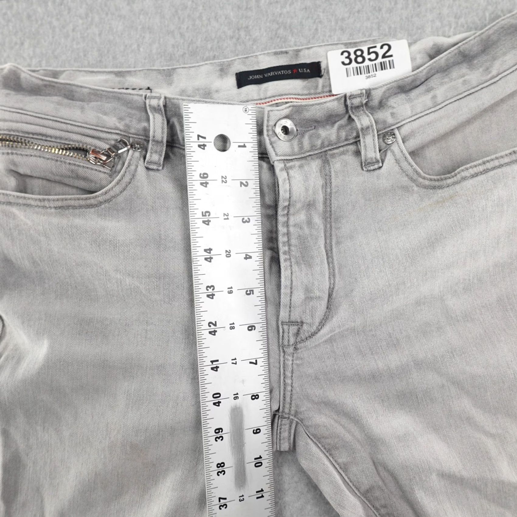 John Varvatos John Varvatos Jeans Mens Slim Light Gray 33X31 Button Fly 5-Pocket Denim Cotton Stretch 31in Inseam 90s? No, Vintage: No (adjusted) Size US 32 / EU 48 - 7 Thumbnail