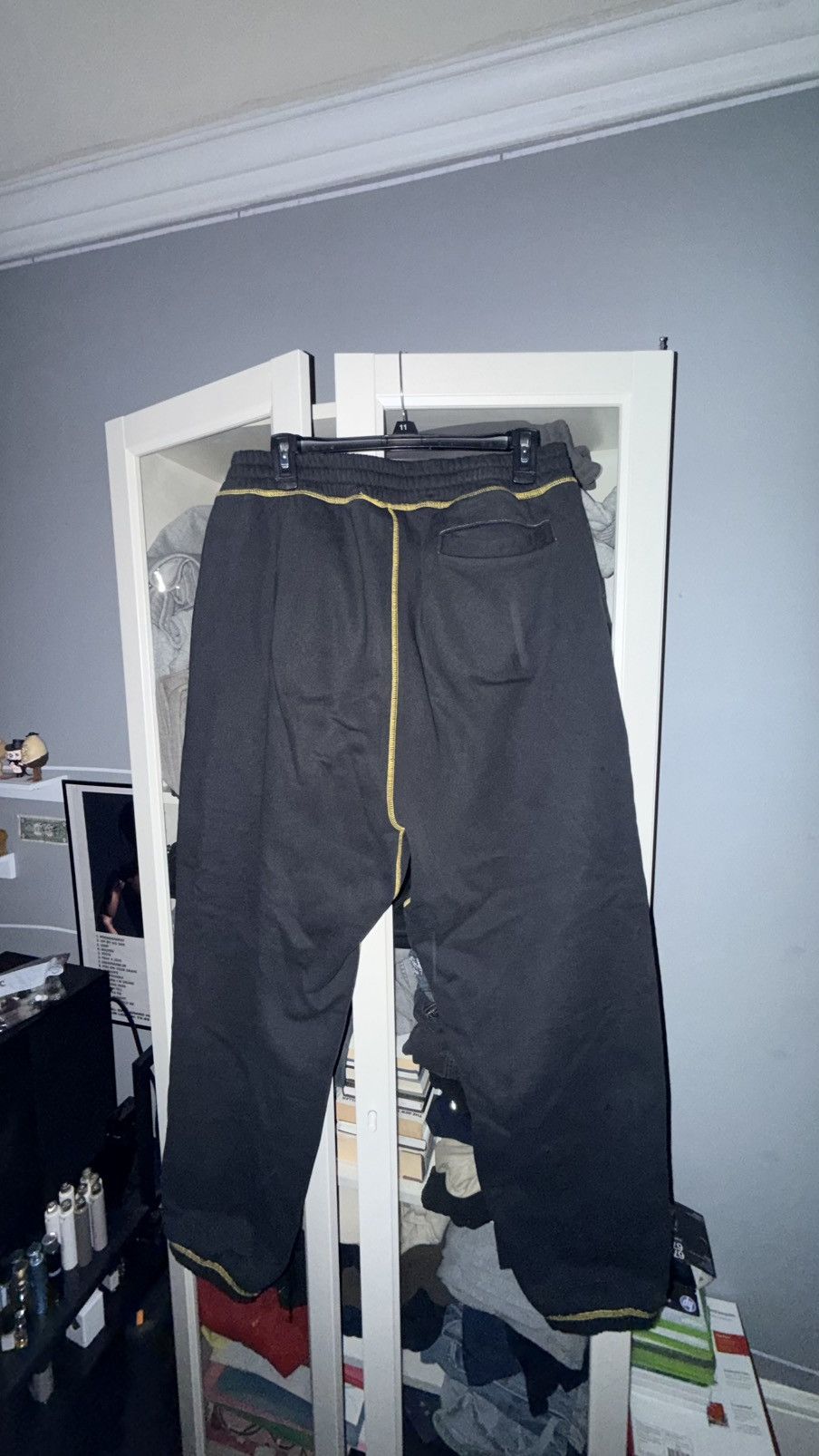 Corteiz Corteiz Rules The World Black Yellow Stitch Cuff Sweatpants Size US 32 / EU 48 - 2 Thumbnail