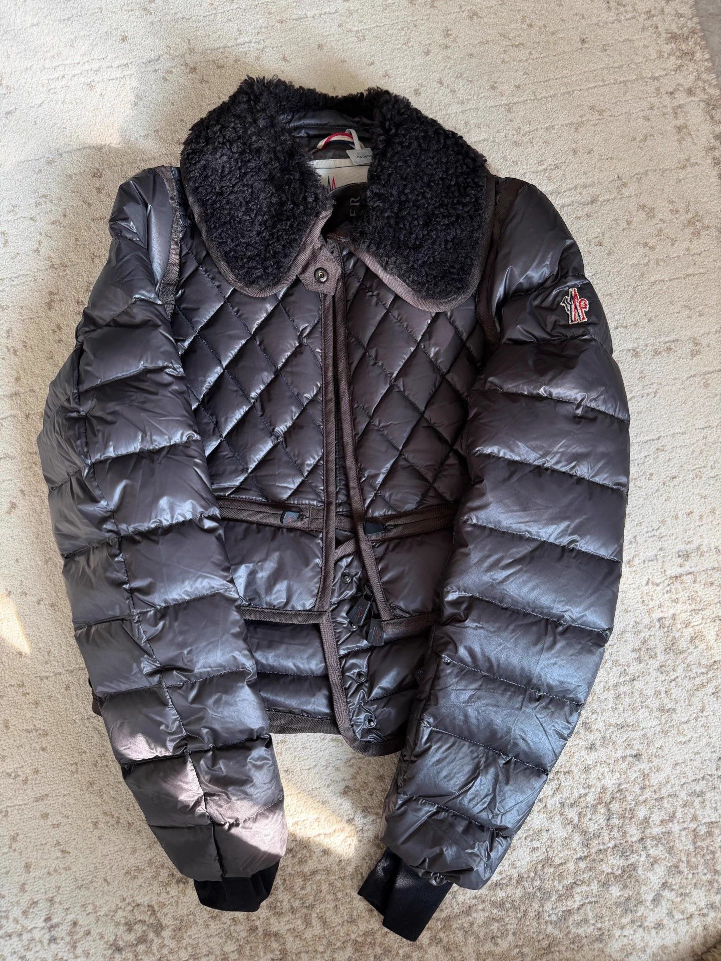 Moncler Moncler black puffer ski jacket size 1 fur trim Size US S / EU 44-46 / 1 - 2 Thumbnail