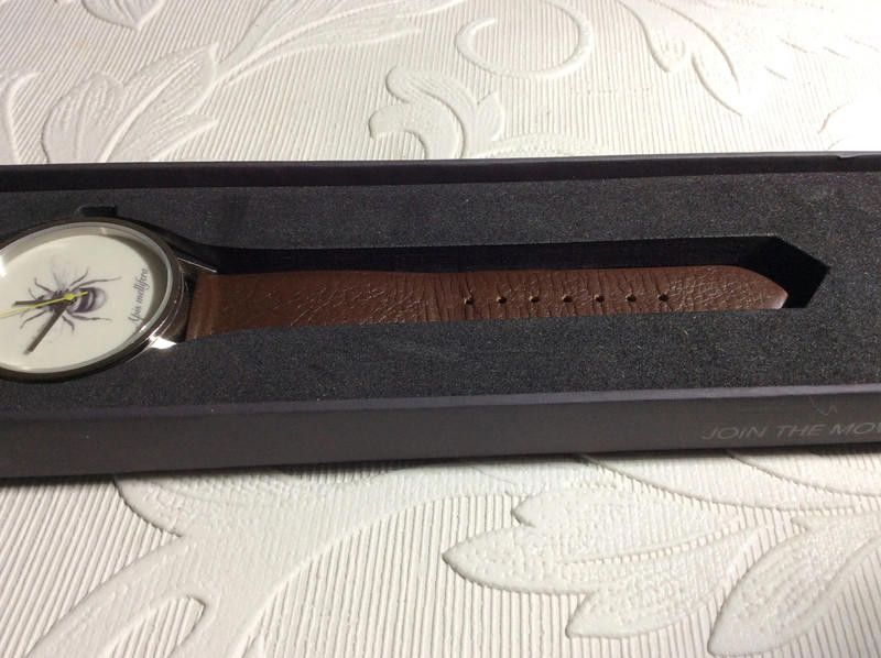 Designer Unknown bee dial brown leather strap watch Size ONE SIZE - 2 Thumbnail