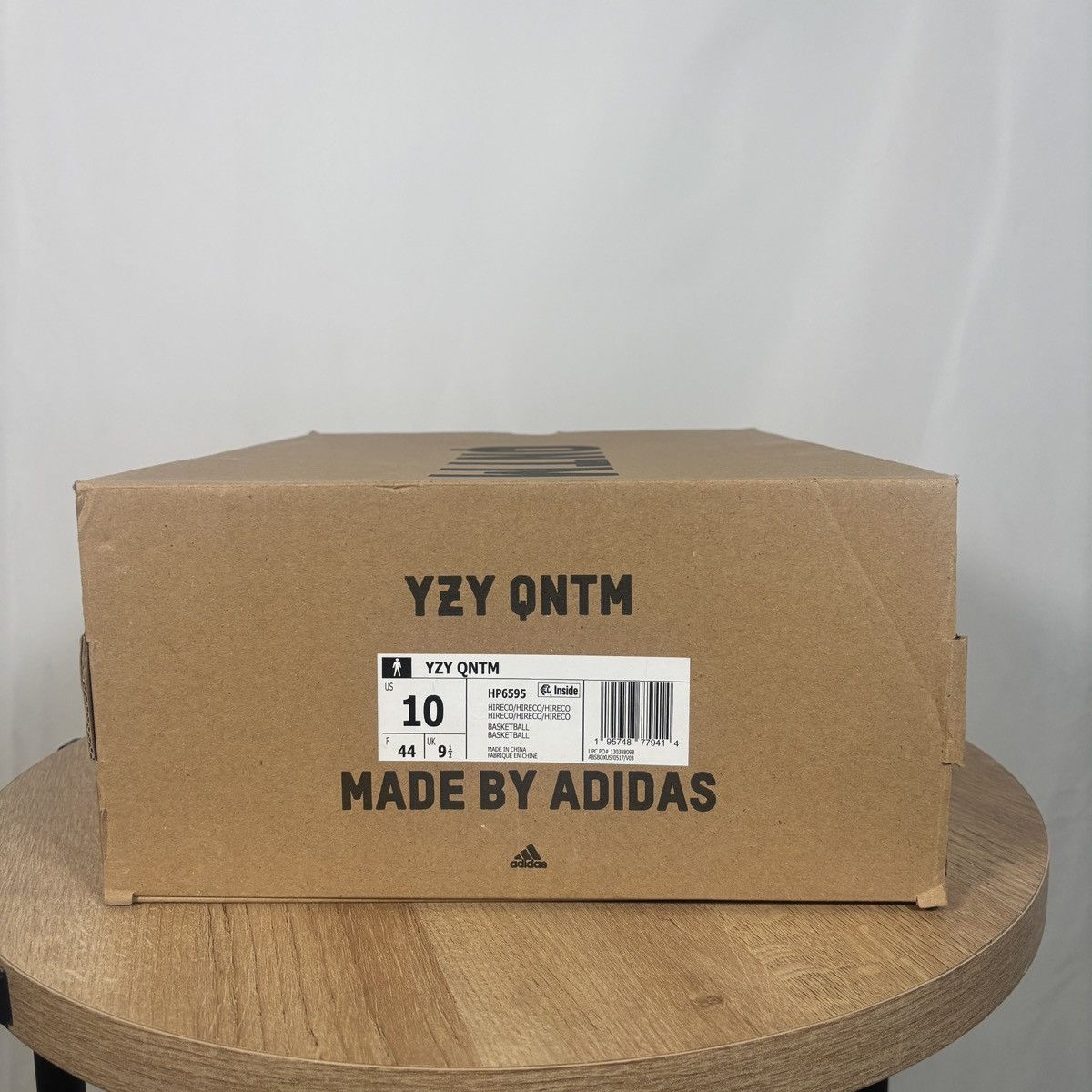 Adidas × Kanye West Adidas Yeezy QNTM Hi-Res Coral NWT 10M Size US 10 / EU 43 - 2 Thumbnail