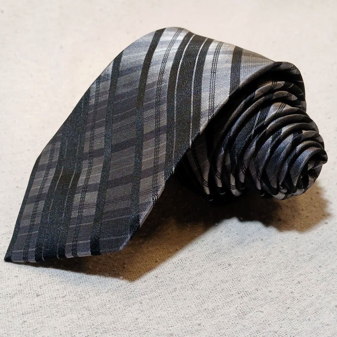 Vintage Wilke-Rodriguez Necktie 100% Silk Black Gray Plaid Skinny Tie 58" x 2.75" Mens Tie Size ONE SIZE - 2 Thumbnail