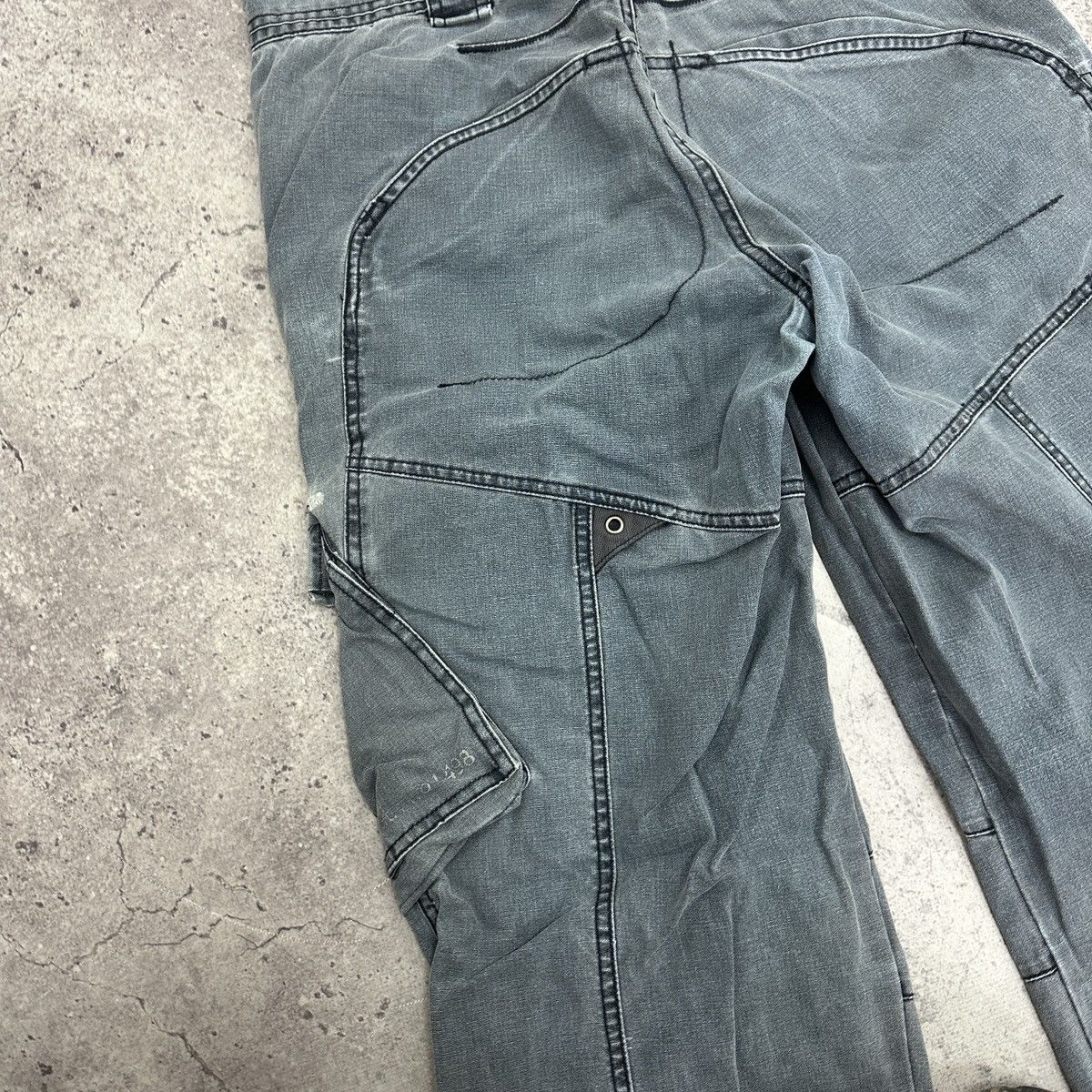 Helly Hansen Vintage 90s Helly Hansen Cargo washed distressed jeans y2k Size US 33 - 12 Thumbnail