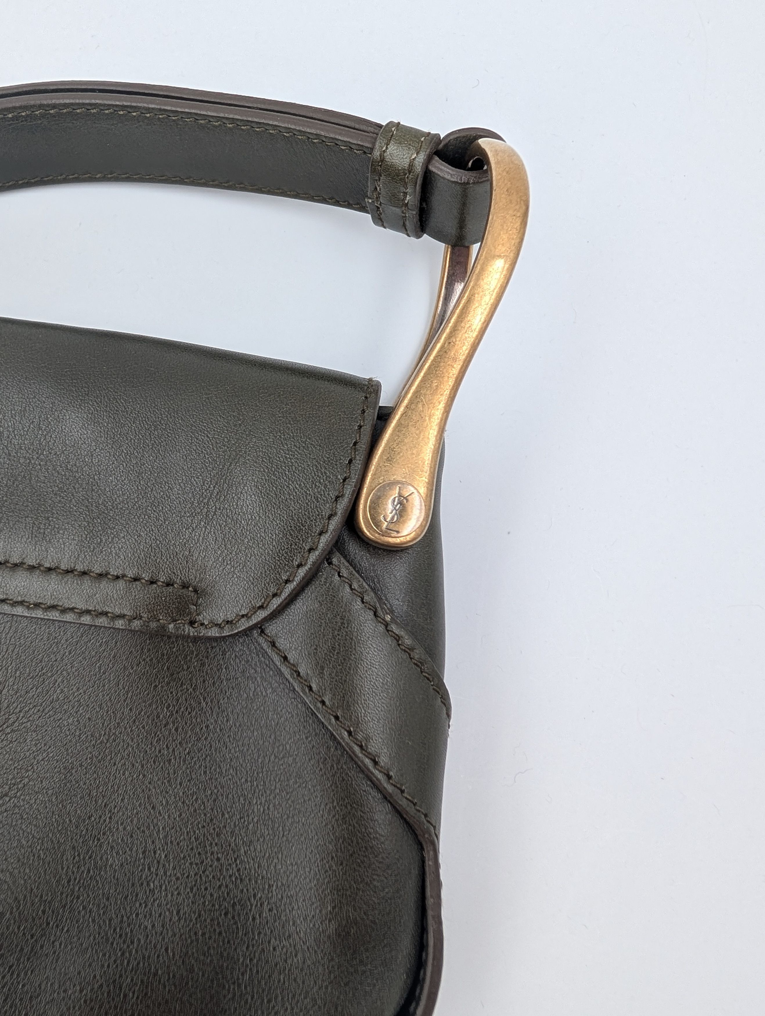 Yves Saint Laurent Yves Saint Laurnet Olive Green Leather Clutch Size ONE SIZE - 3 Thumbnail