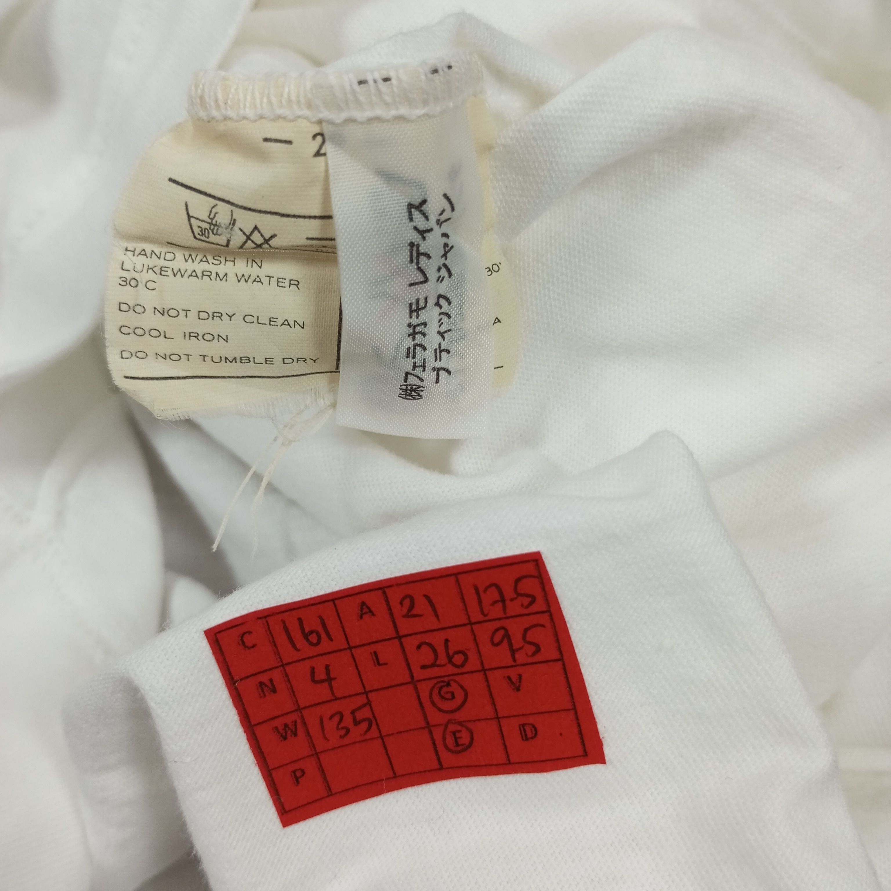 Salvatore Ferragamo × Vintage Salvatore Ferragamo Italian Designer Tshirt Nice Design Size US L / EU 52-54 / 3 - 7 Thumbnail